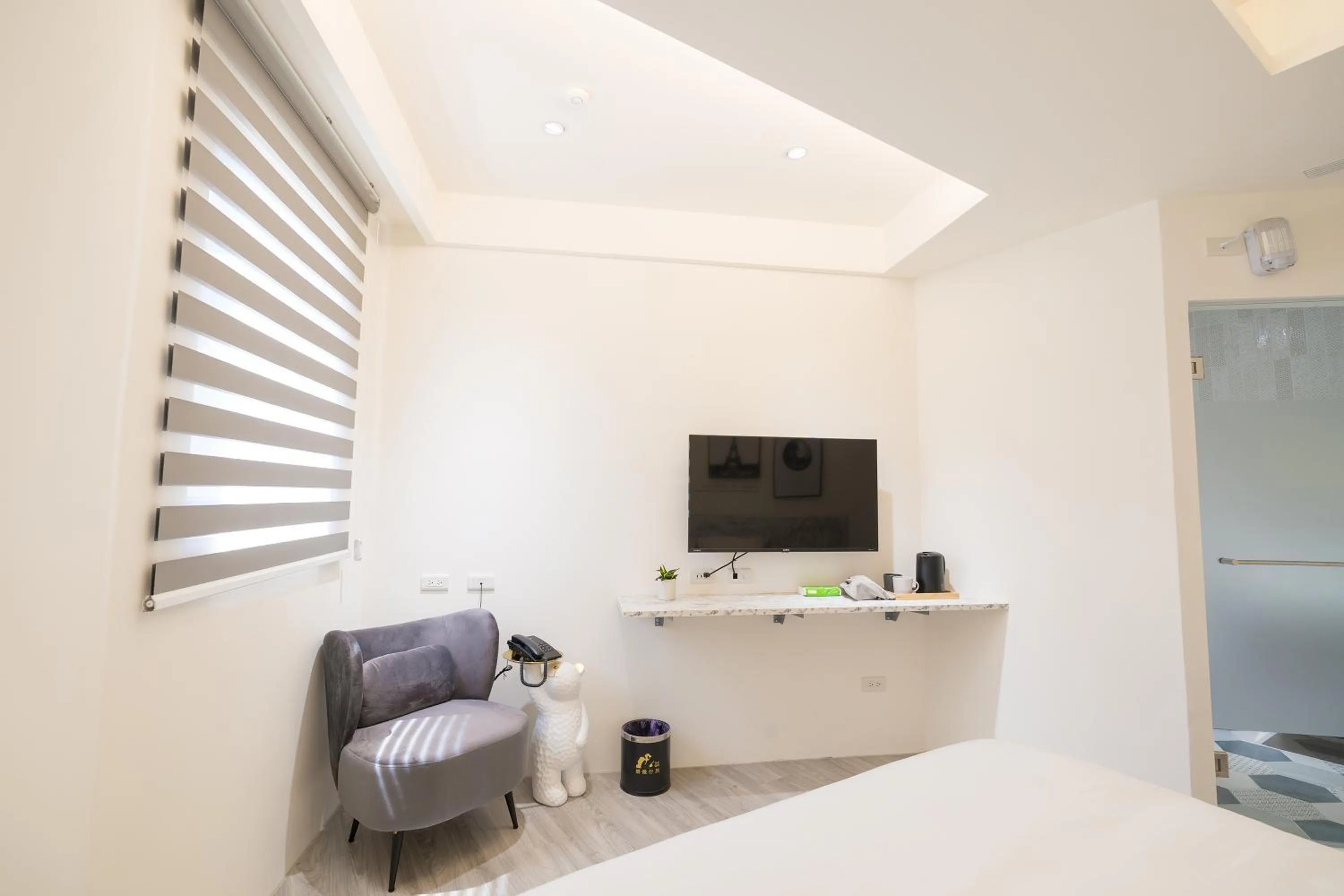 TV and multimedia in The Way Inn