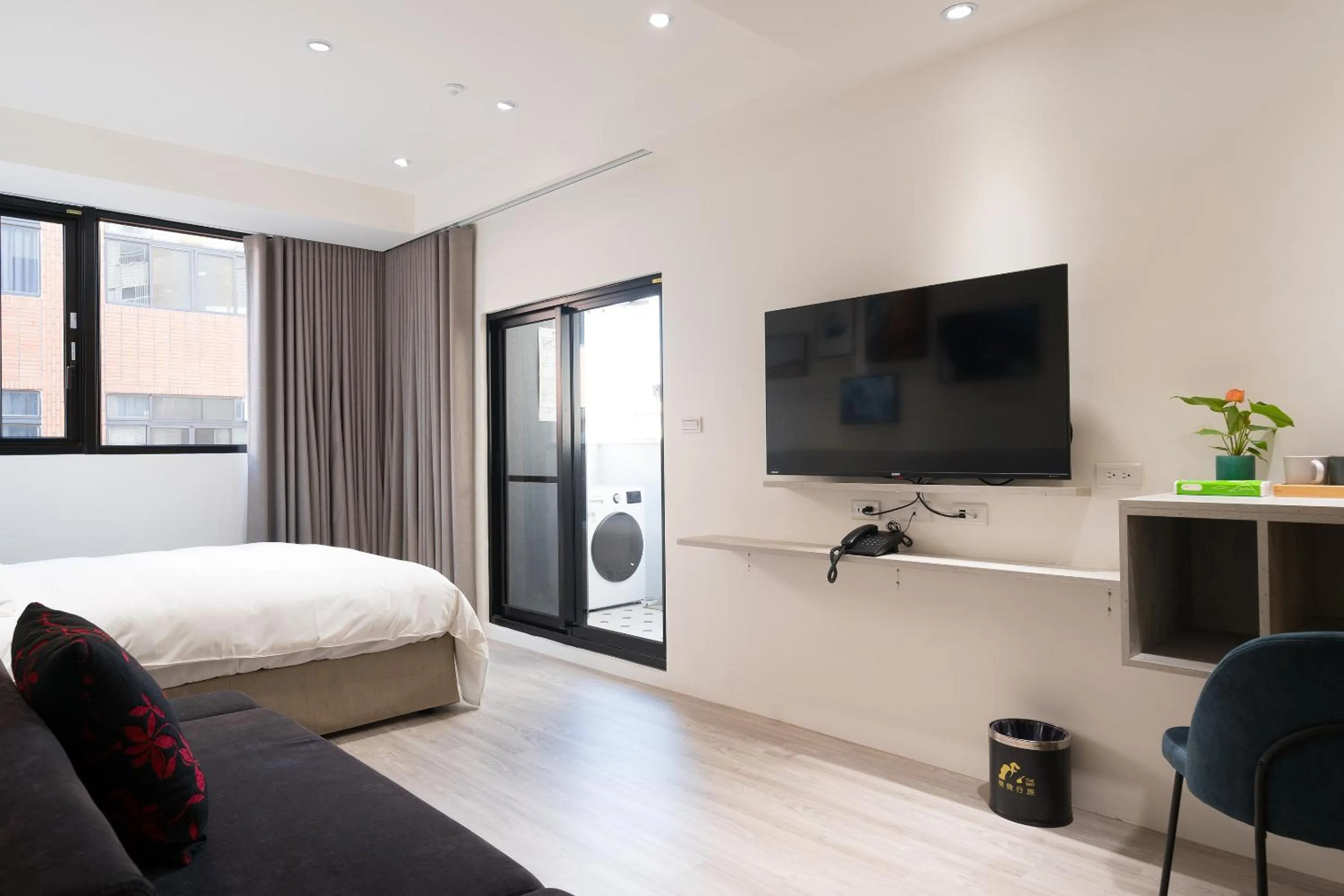 Balcony/Terrace, Bed in The Way Inn