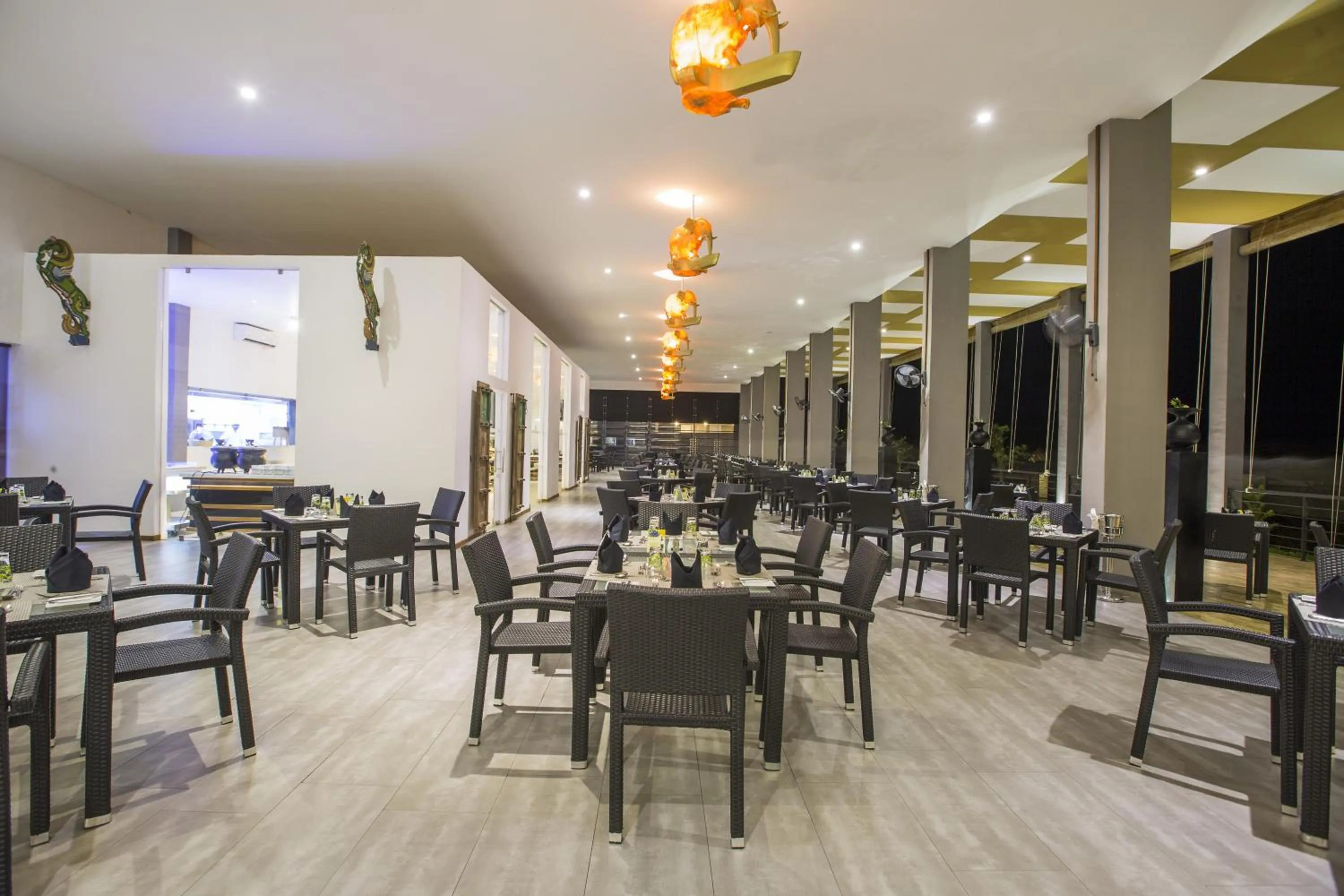 Restaurant/places to eat in Aliya Resort and Spa - Thema Collection