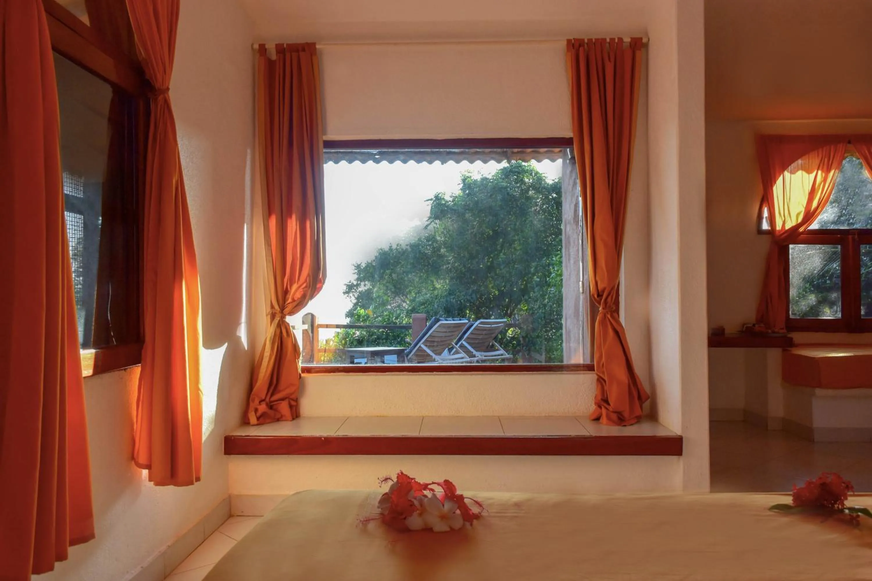 Sea view, Bed in Eva Lanka Hotel - Beach & Wellness