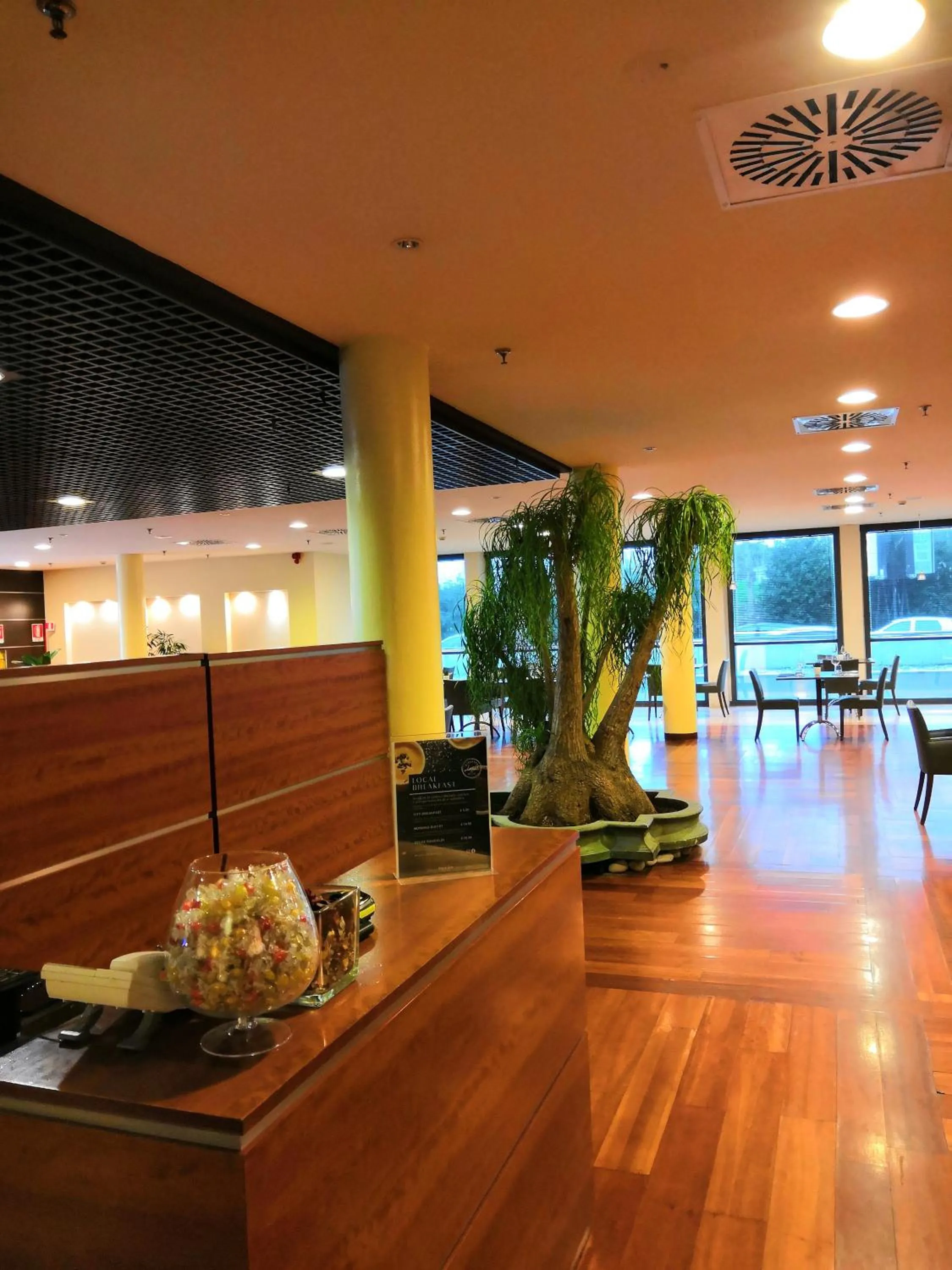 Restaurant/places to eat in Mercure Leonardo da Vinci Rome Airport