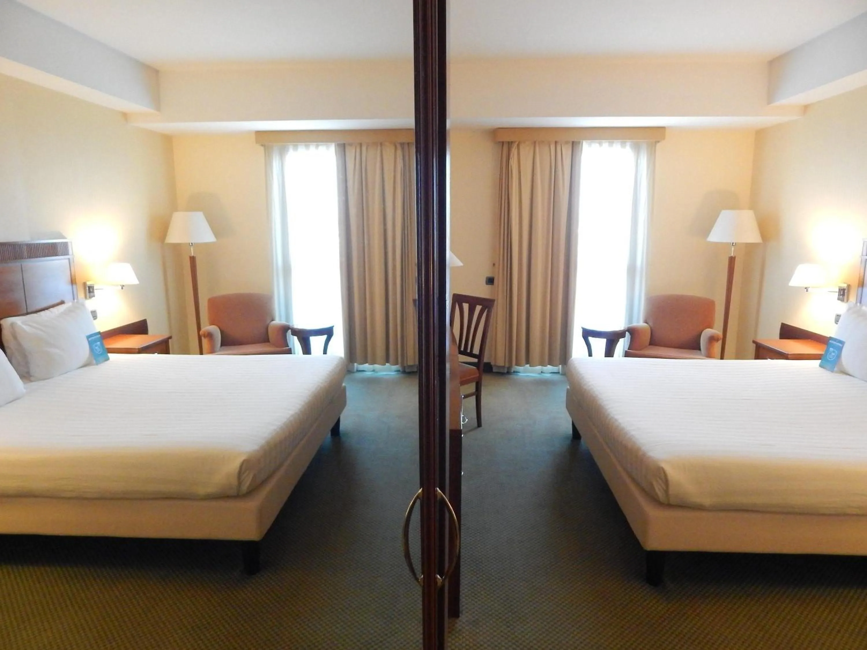 Bedroom, Bed in Mercure Leonardo da Vinci Rome Airport