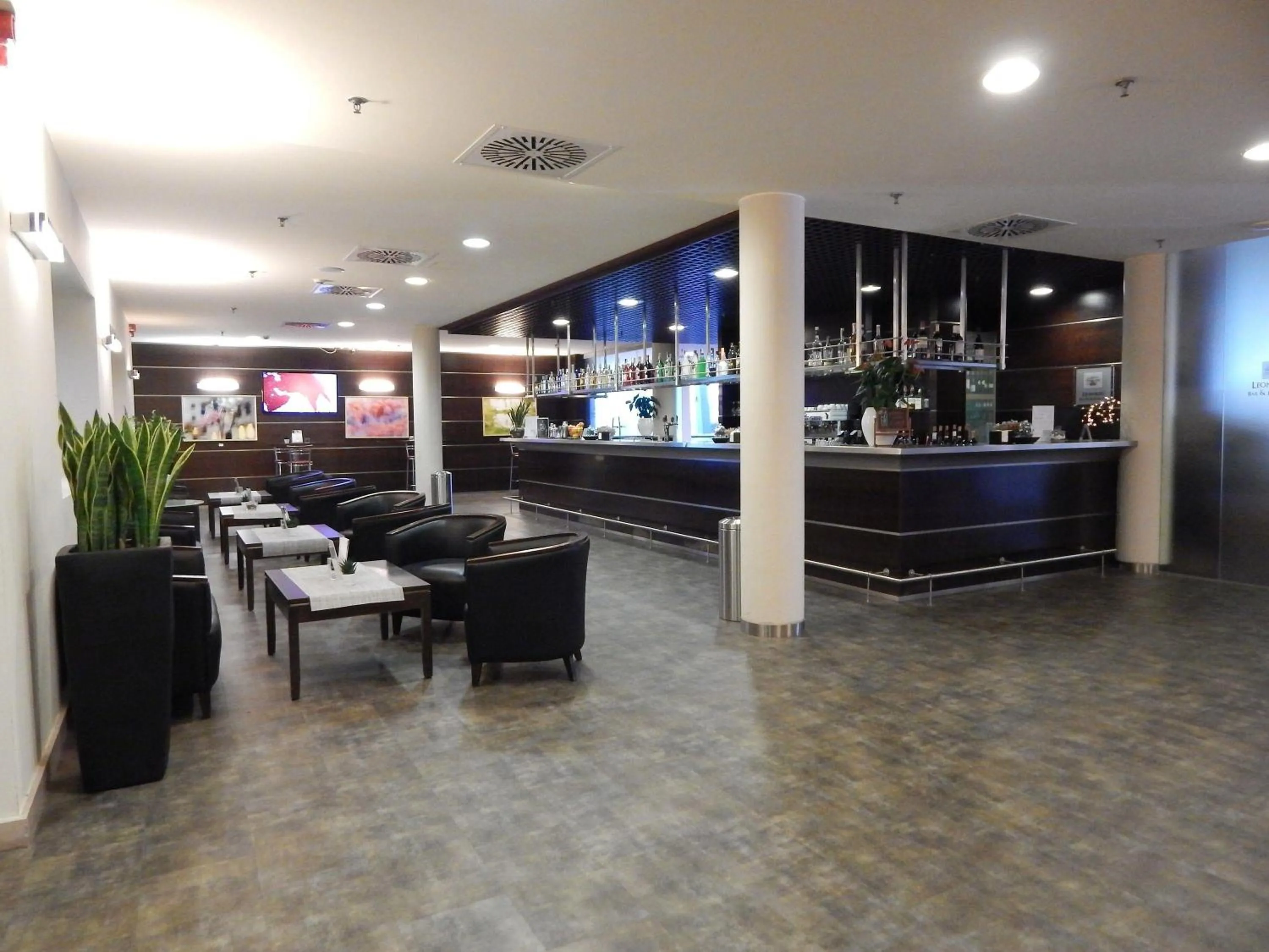 Lounge or bar in Mercure Leonardo da Vinci Rome Airport