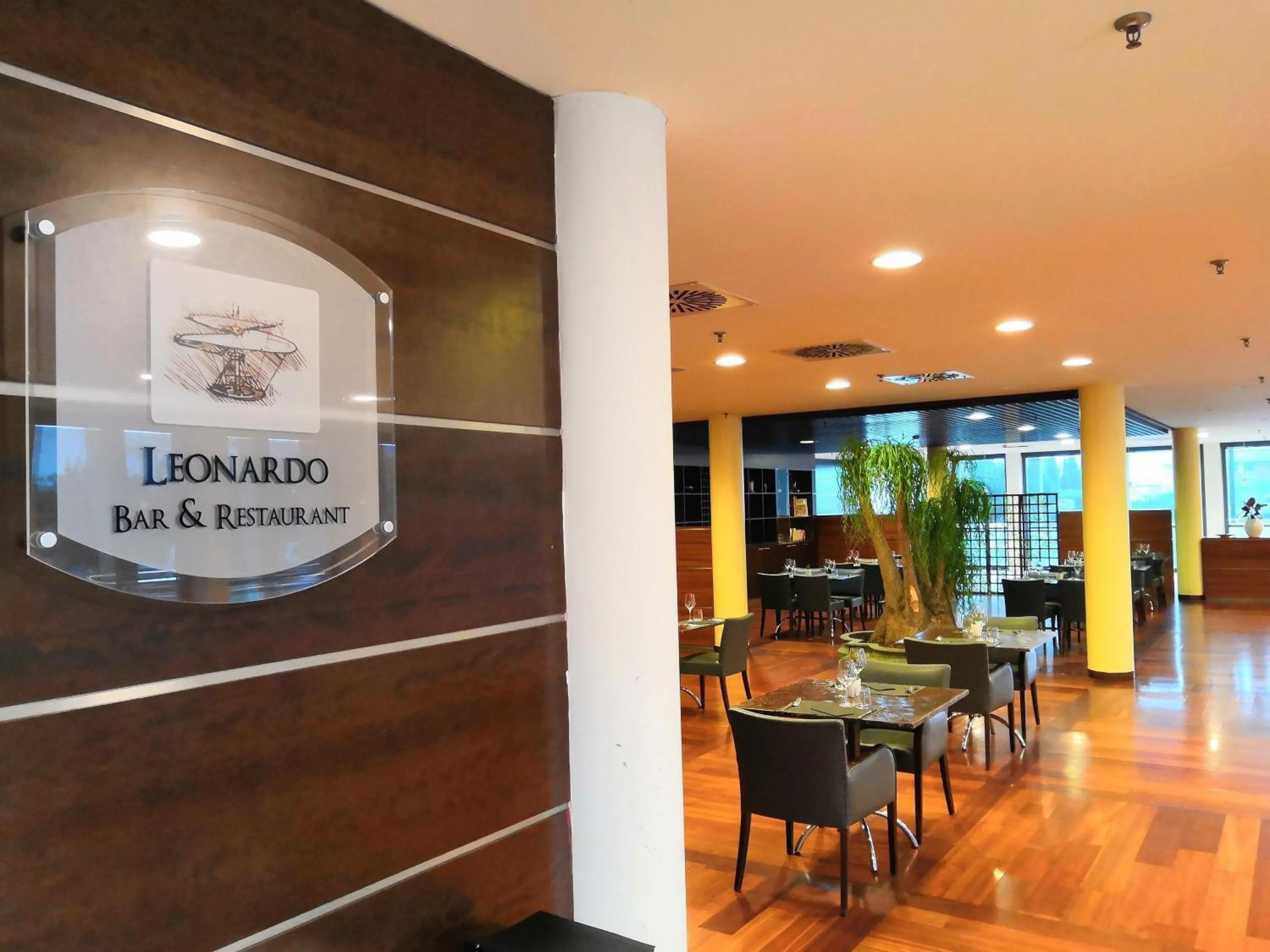 Restaurant/places to eat in Mercure Leonardo da Vinci Rome Airport