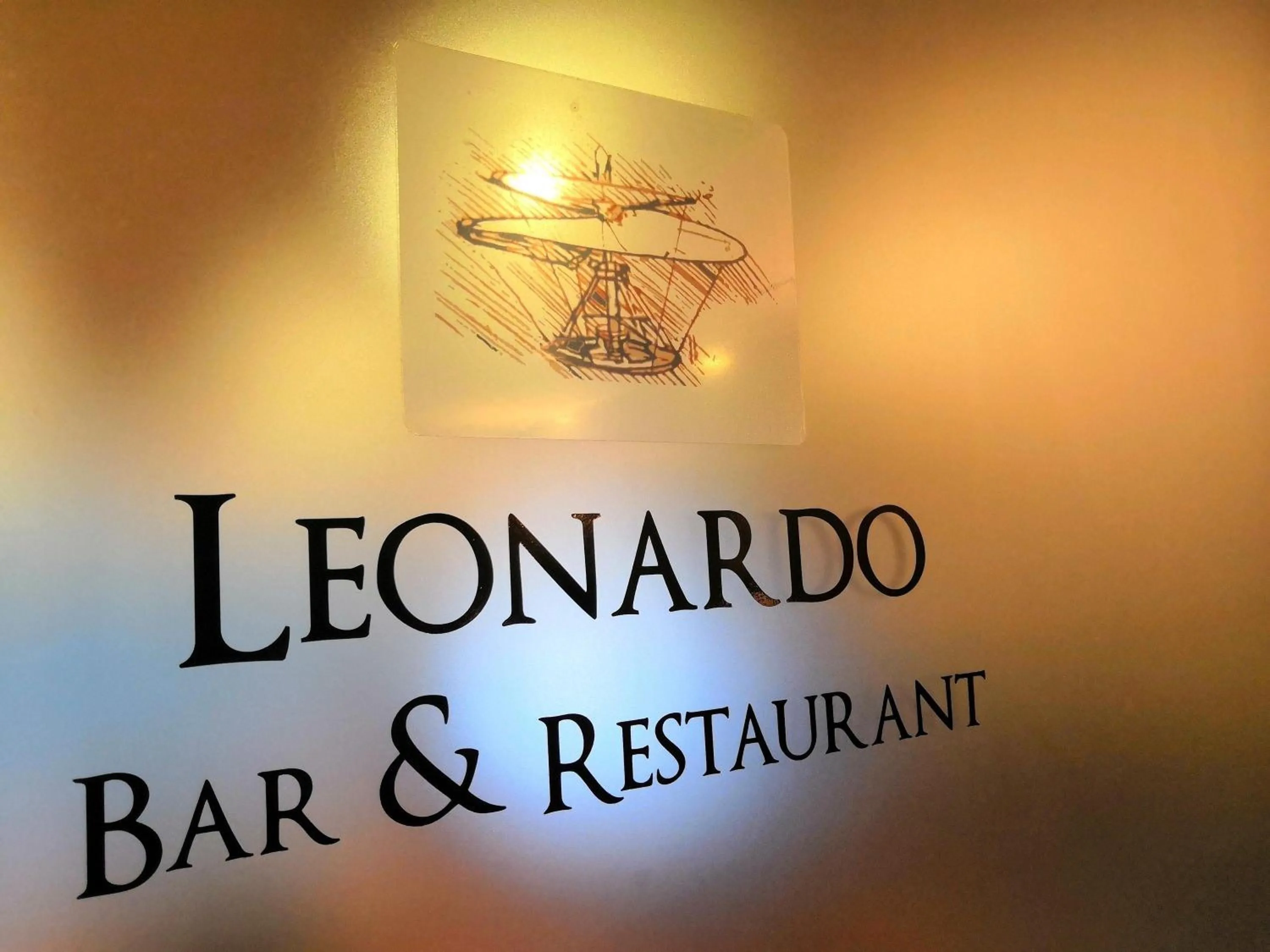 Lounge or bar in Mercure Leonardo da Vinci Rome Airport