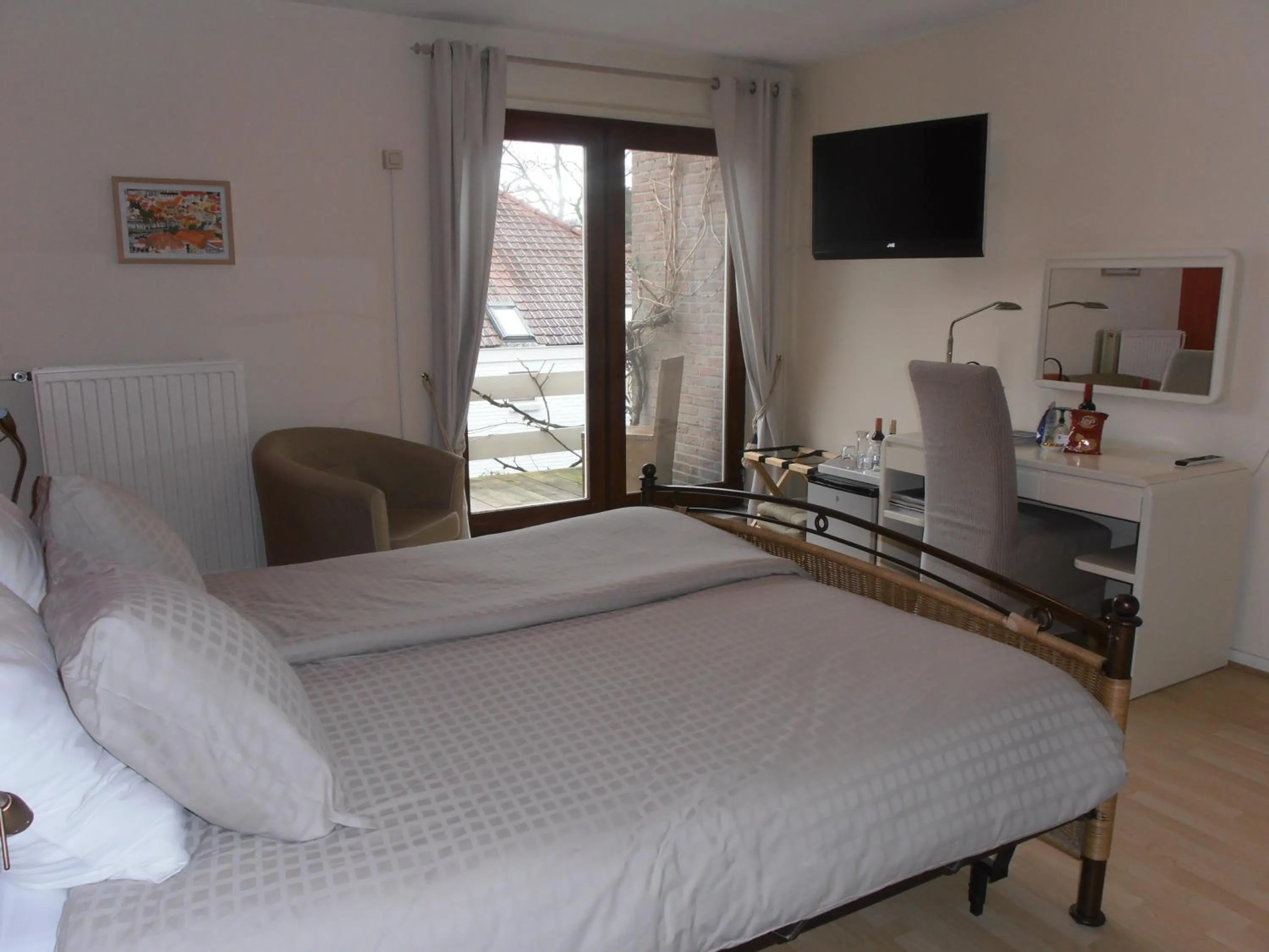 Photo of the whole room in B&B Jossefin Tuinen