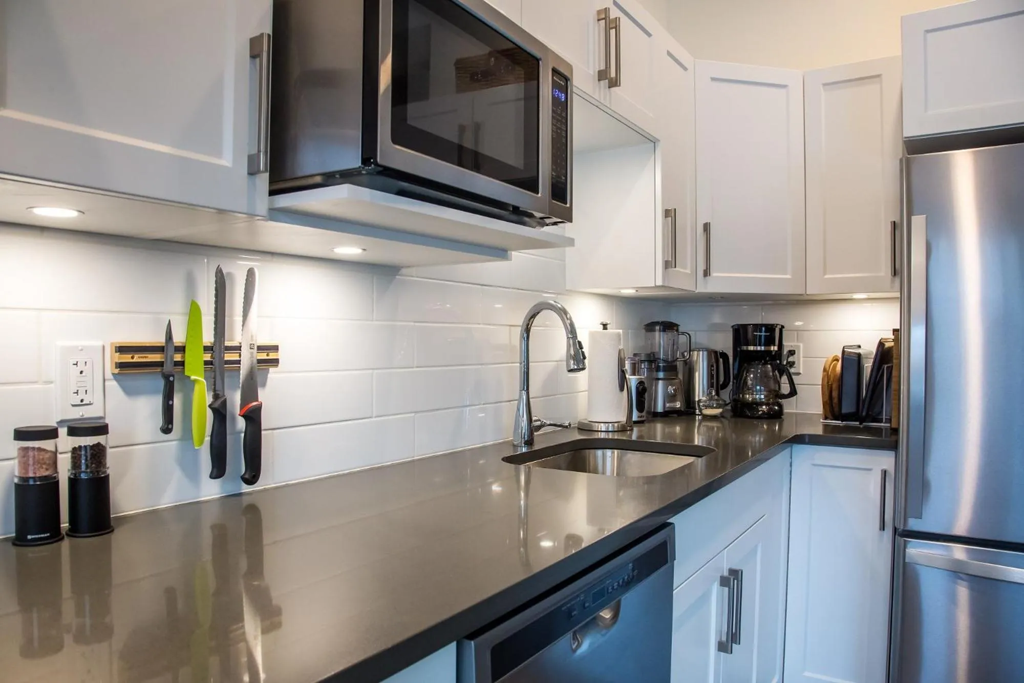 Kitchen or kitchenette in Kasper's Den by Revelstoke Vacations