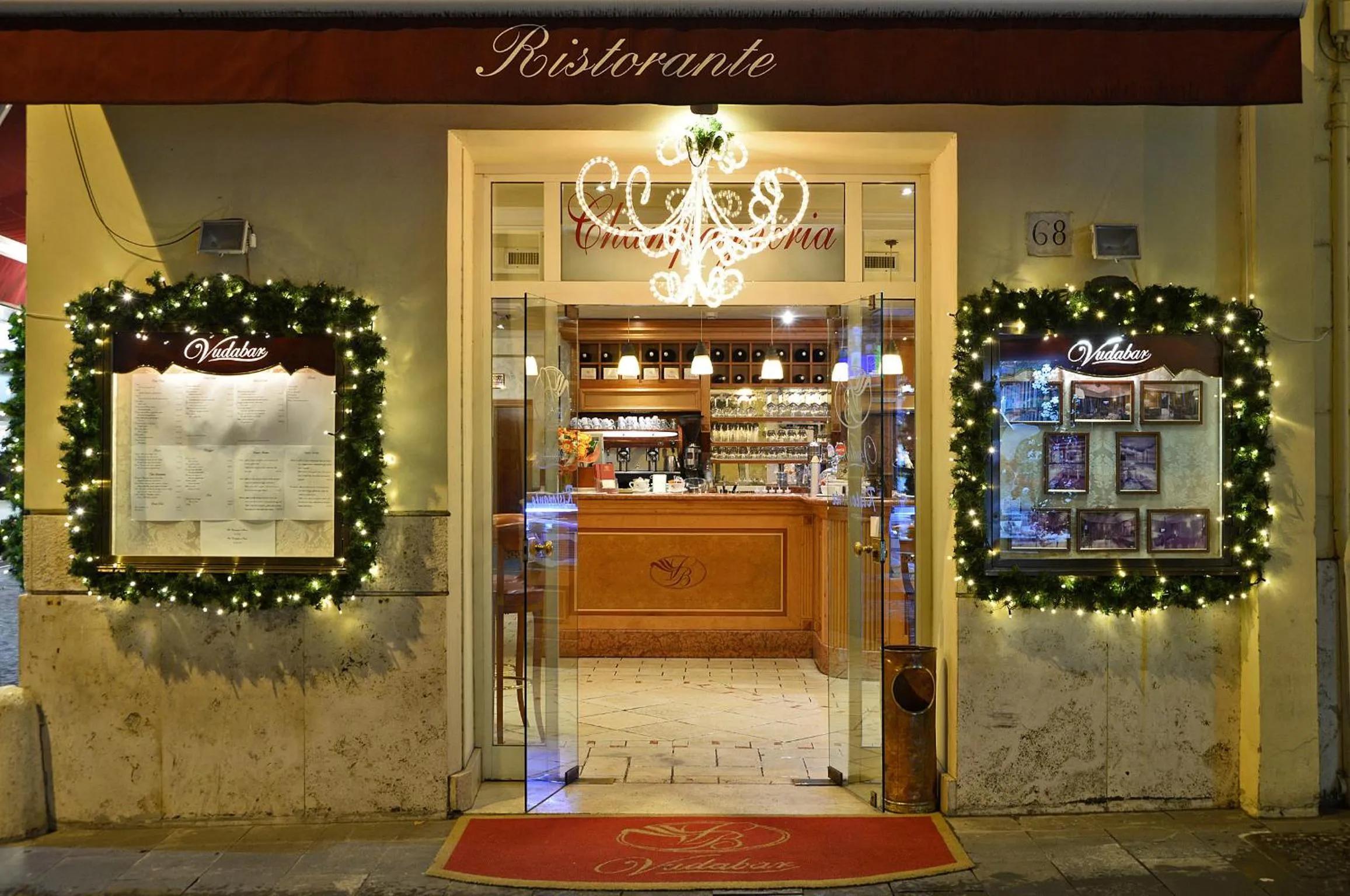 Facade/entrance in Hotel Homs