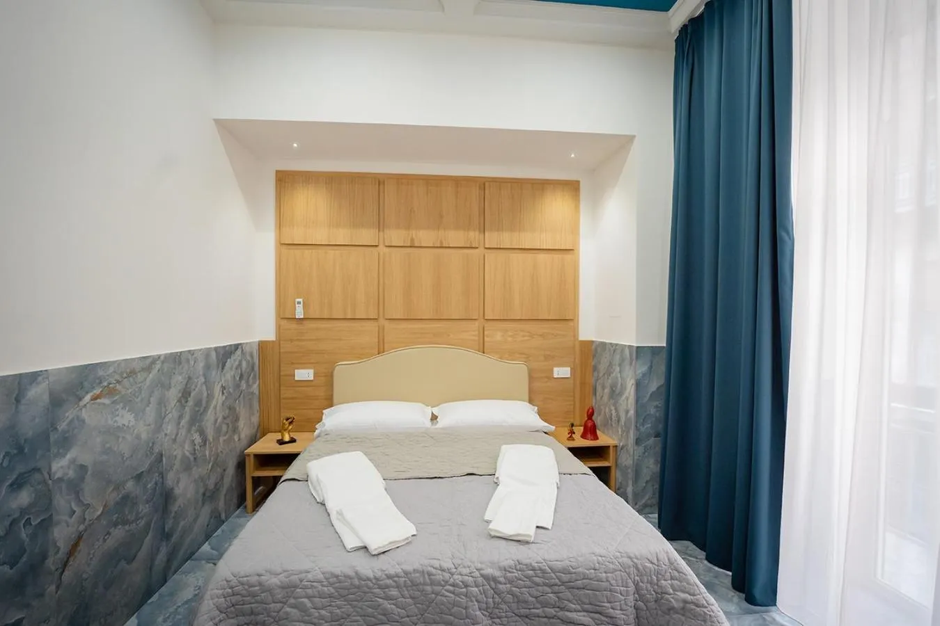 Bed in P.C. Boutique H. Vesuvius, Napoli Centro, by ClaPa Group