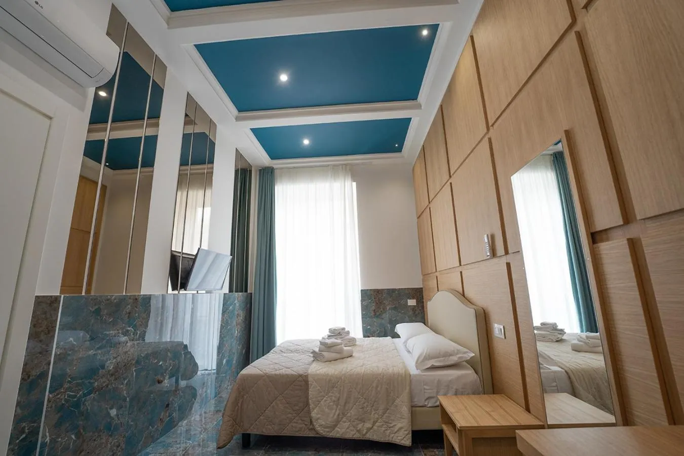 Bed in P.C. Boutique H. Vesuvius, Napoli Centro, by ClaPa Group