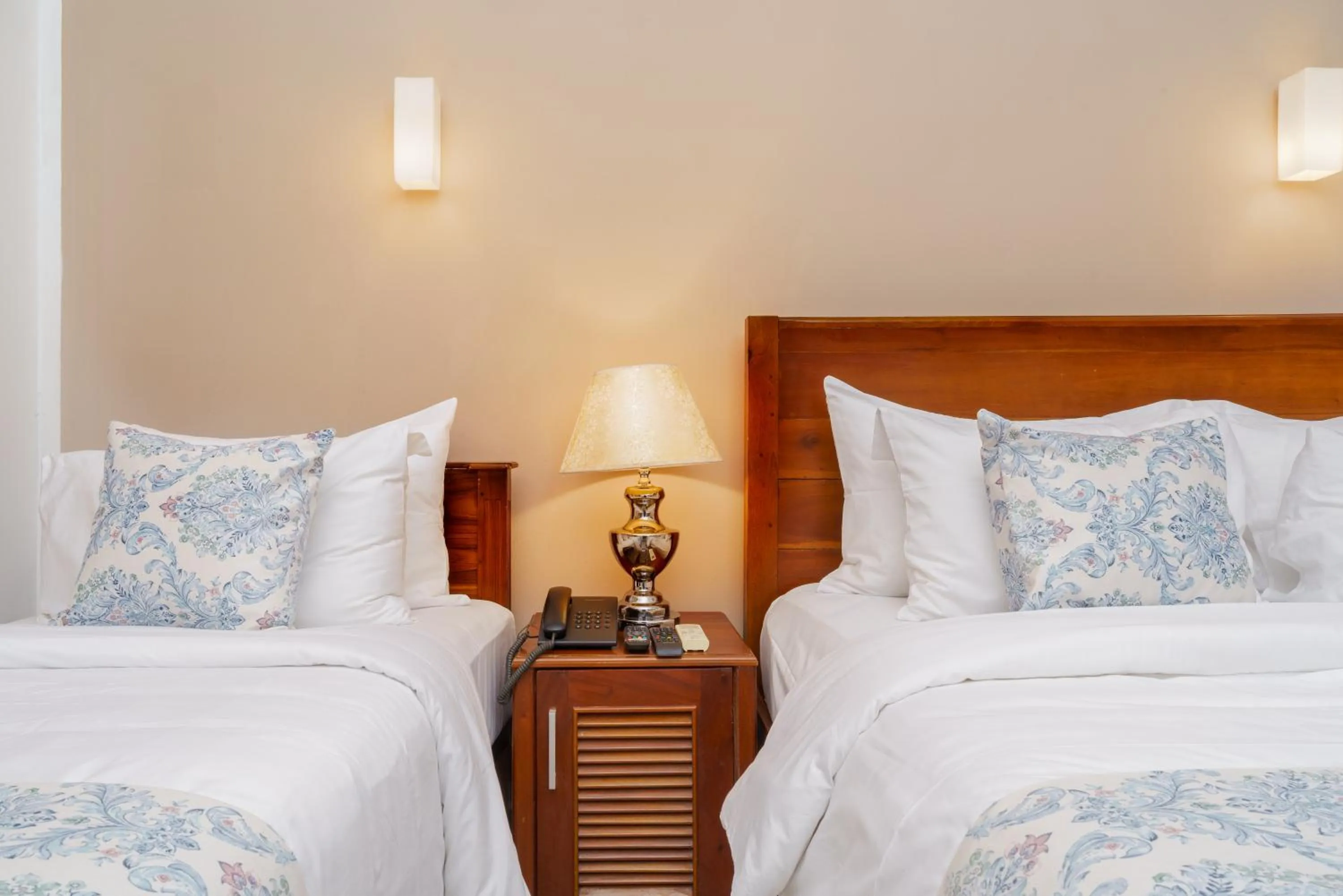 Bed in Hotel Travellers Nest Kandy