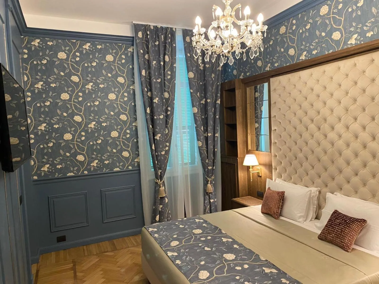 Bedroom, Bed in Grand Hotel & des Anglais Spa