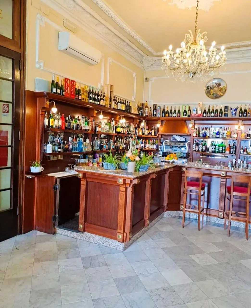 Lounge or bar in Grand Hotel & des Anglais Spa