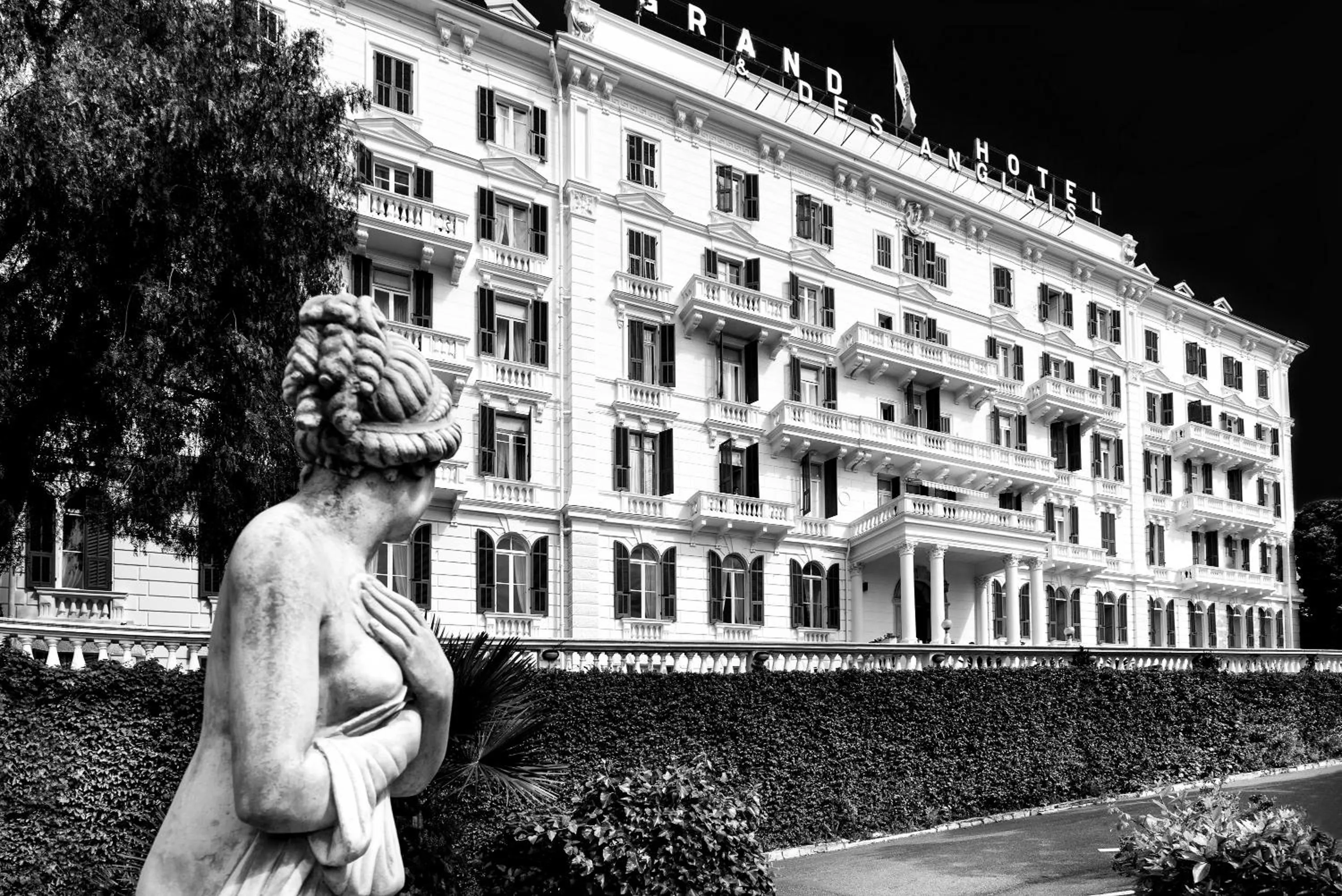 Facade/entrance in Grand Hotel & des Anglais Spa