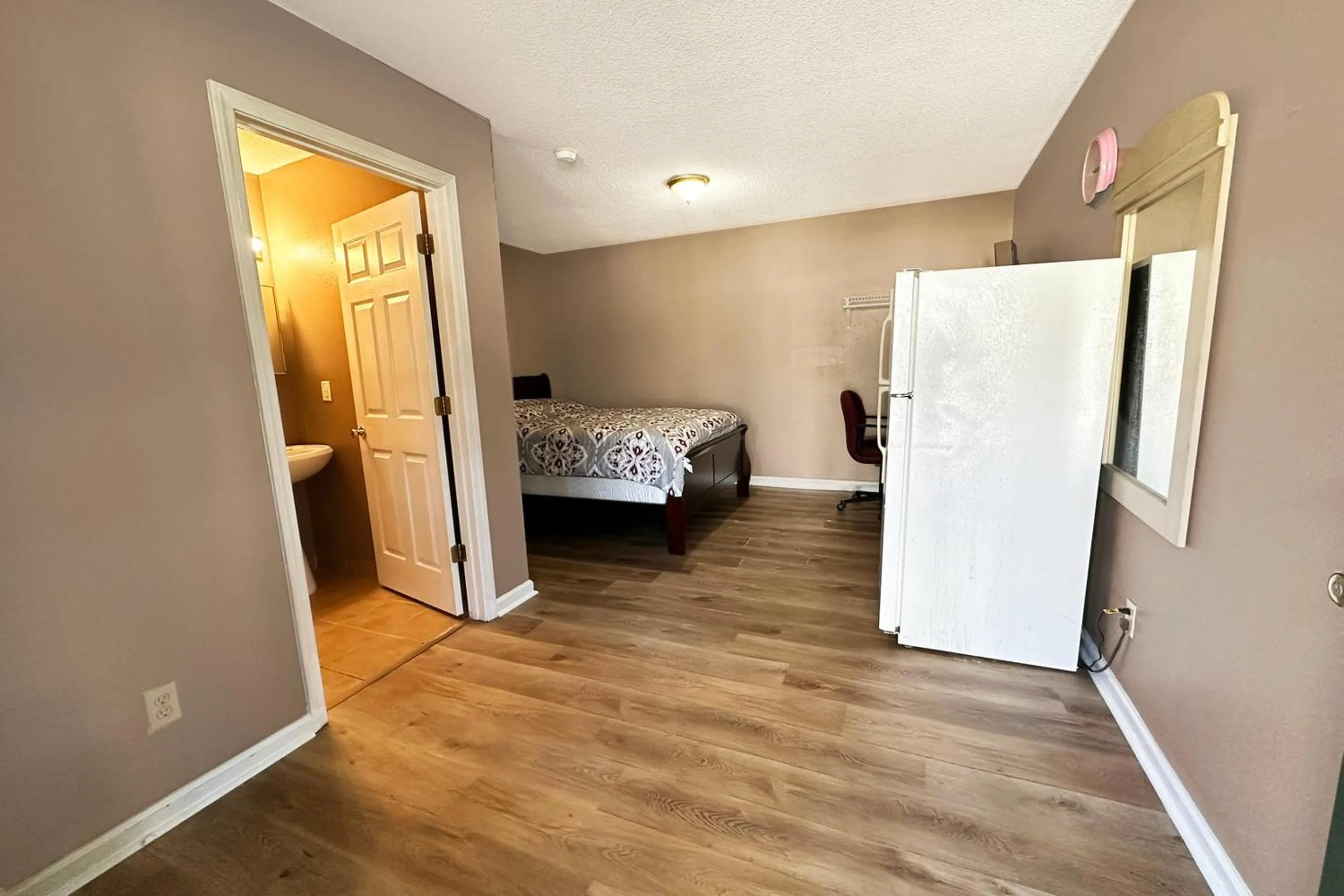 Bedroom, Bed in Sparta Seven Motel By OYO near Milledgeville