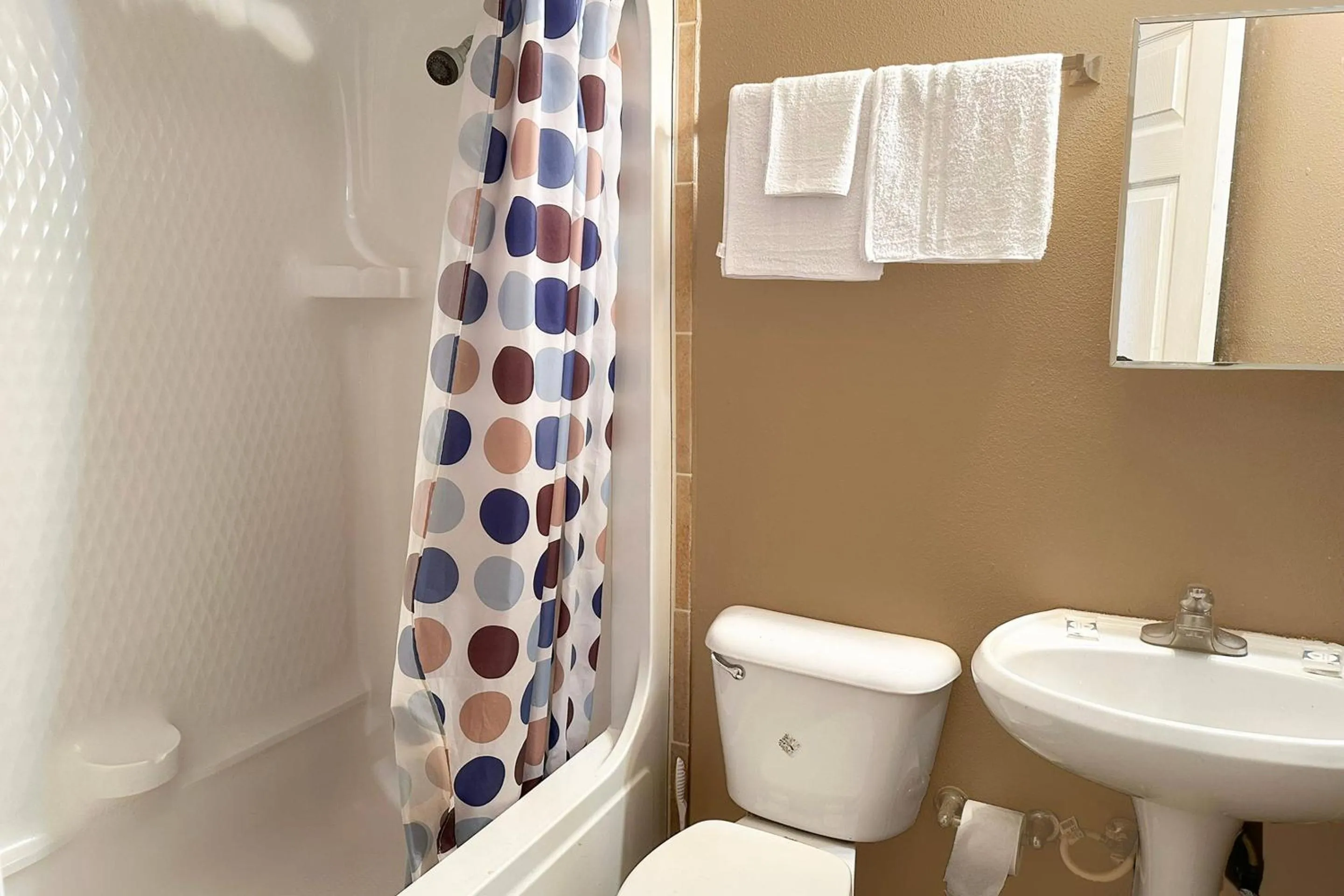 Bathroom in Sparta Seven Motel By OYO near Milledgeville