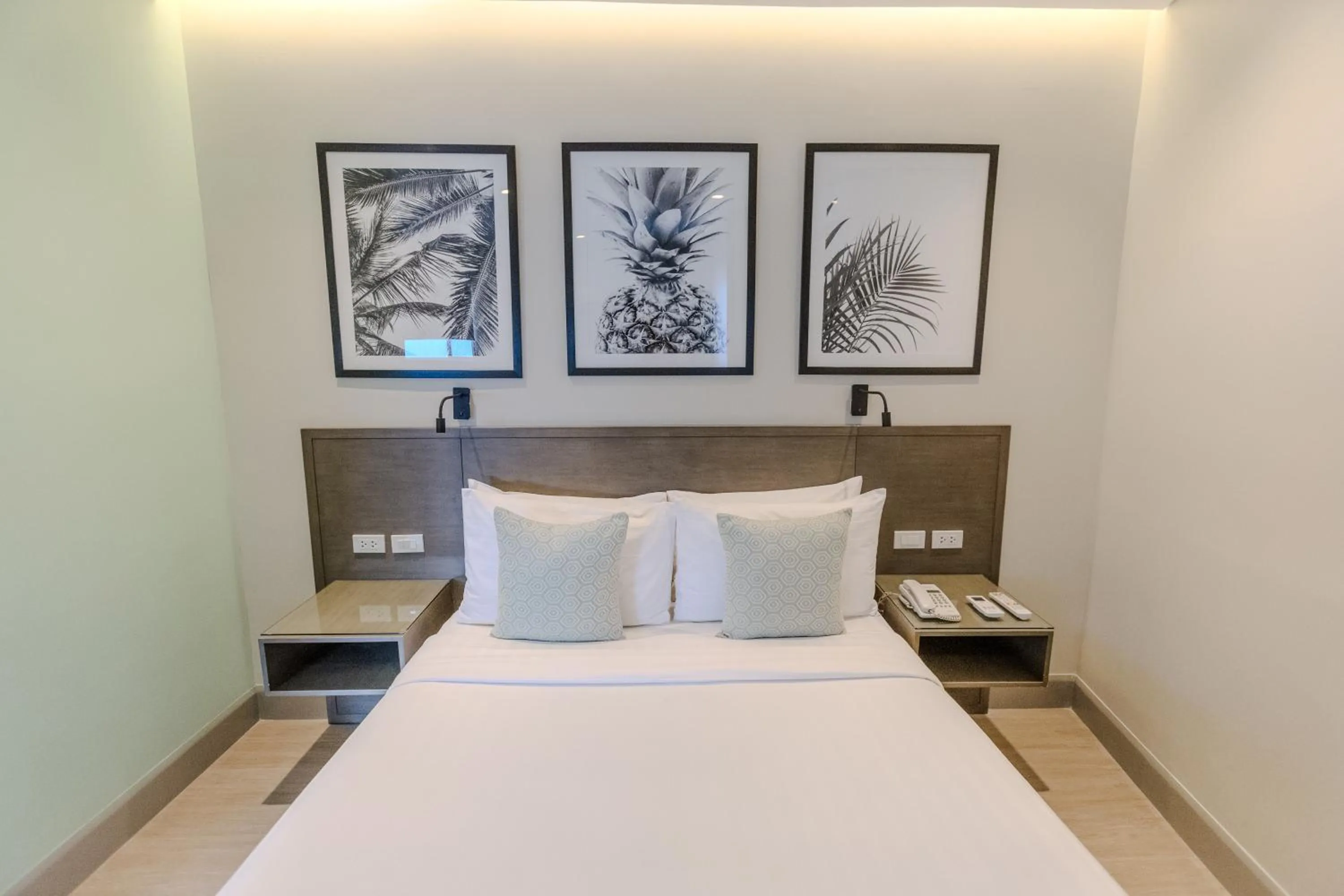 Bed in Primeway Suites Cebu