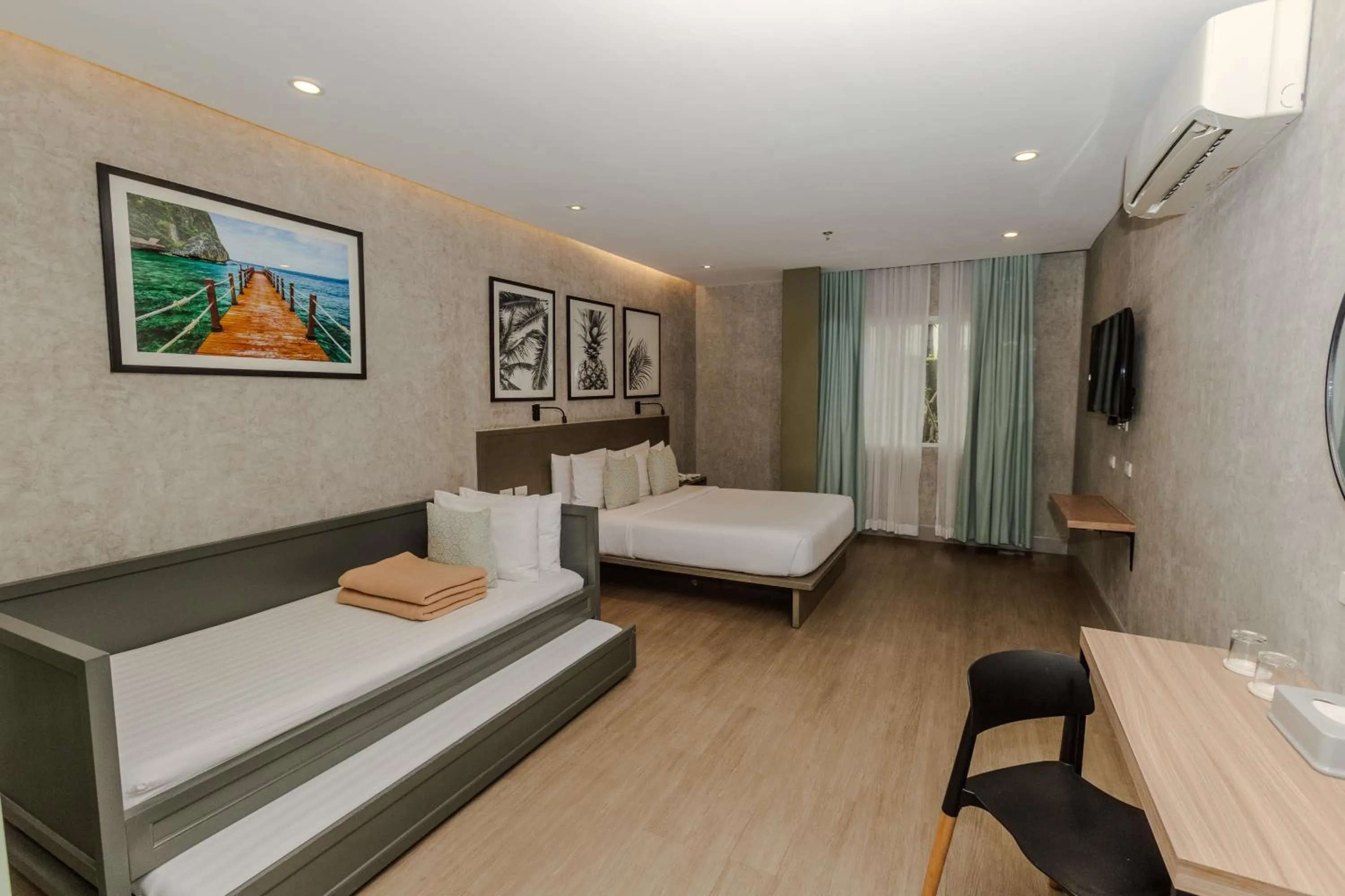 Bedroom, Bed in Primeway Suites Cebu