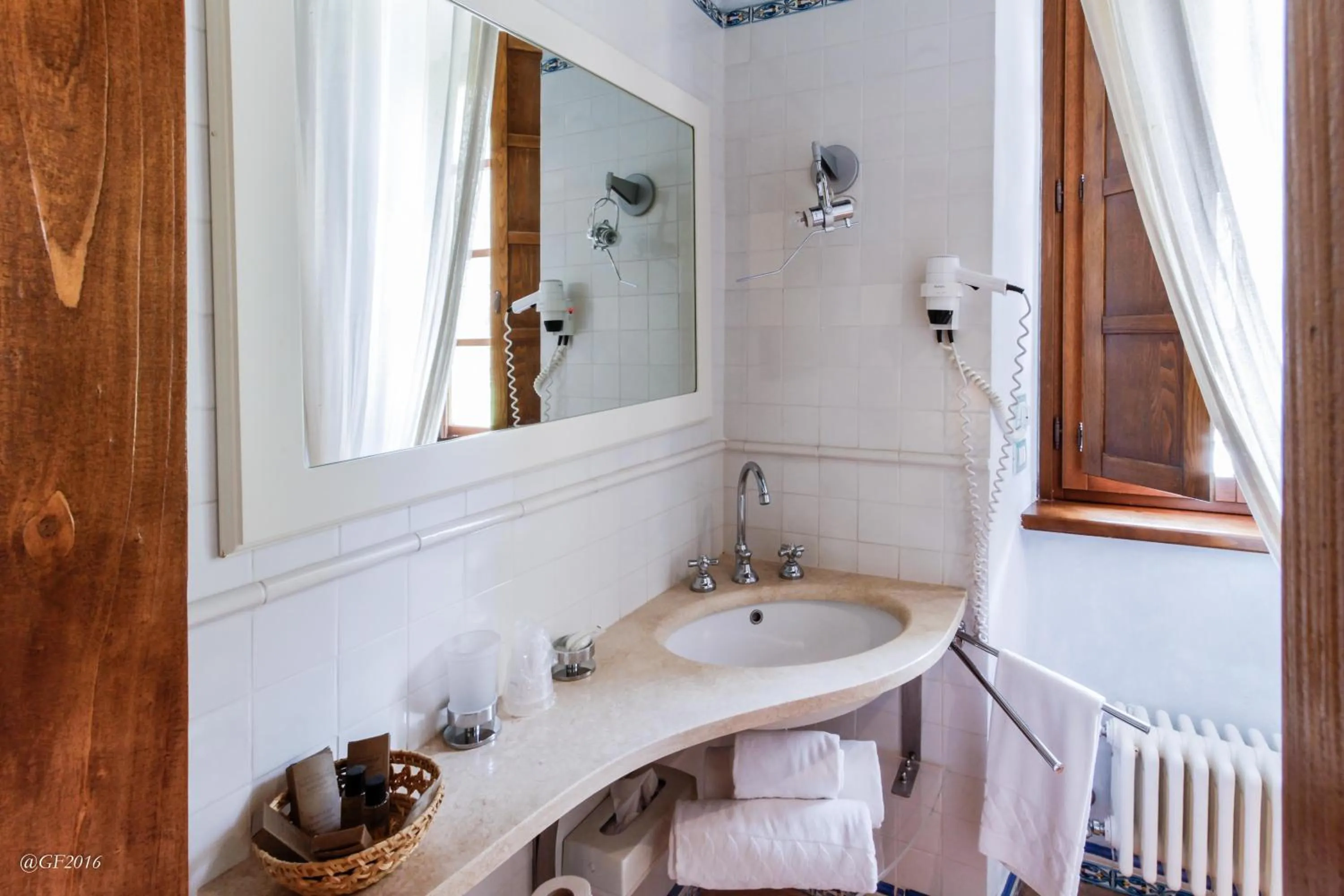 Bathroom in San Pietro Sopra Le Acque Resort & Spa