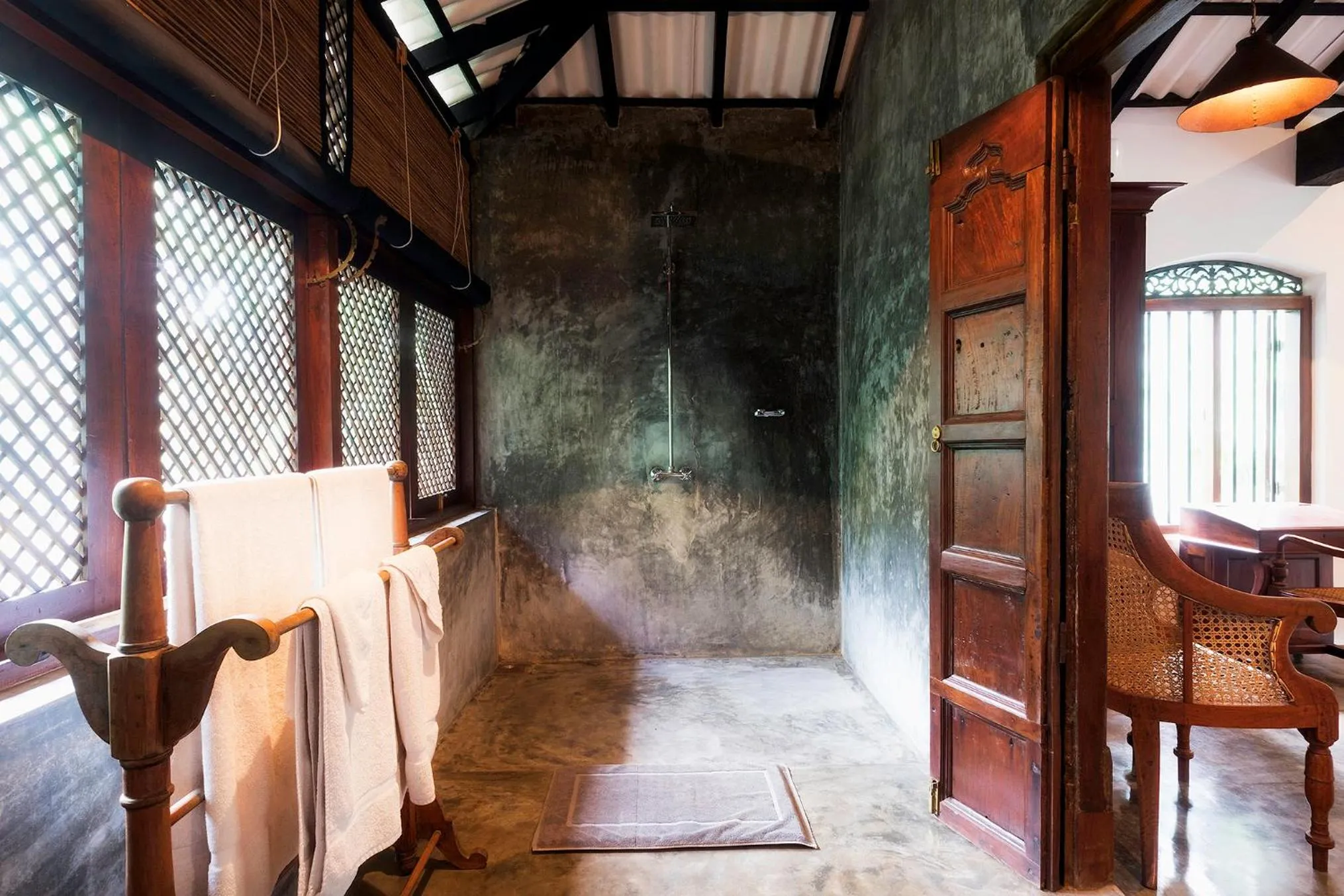 Shower in Nisala Arana Boutique Hotel