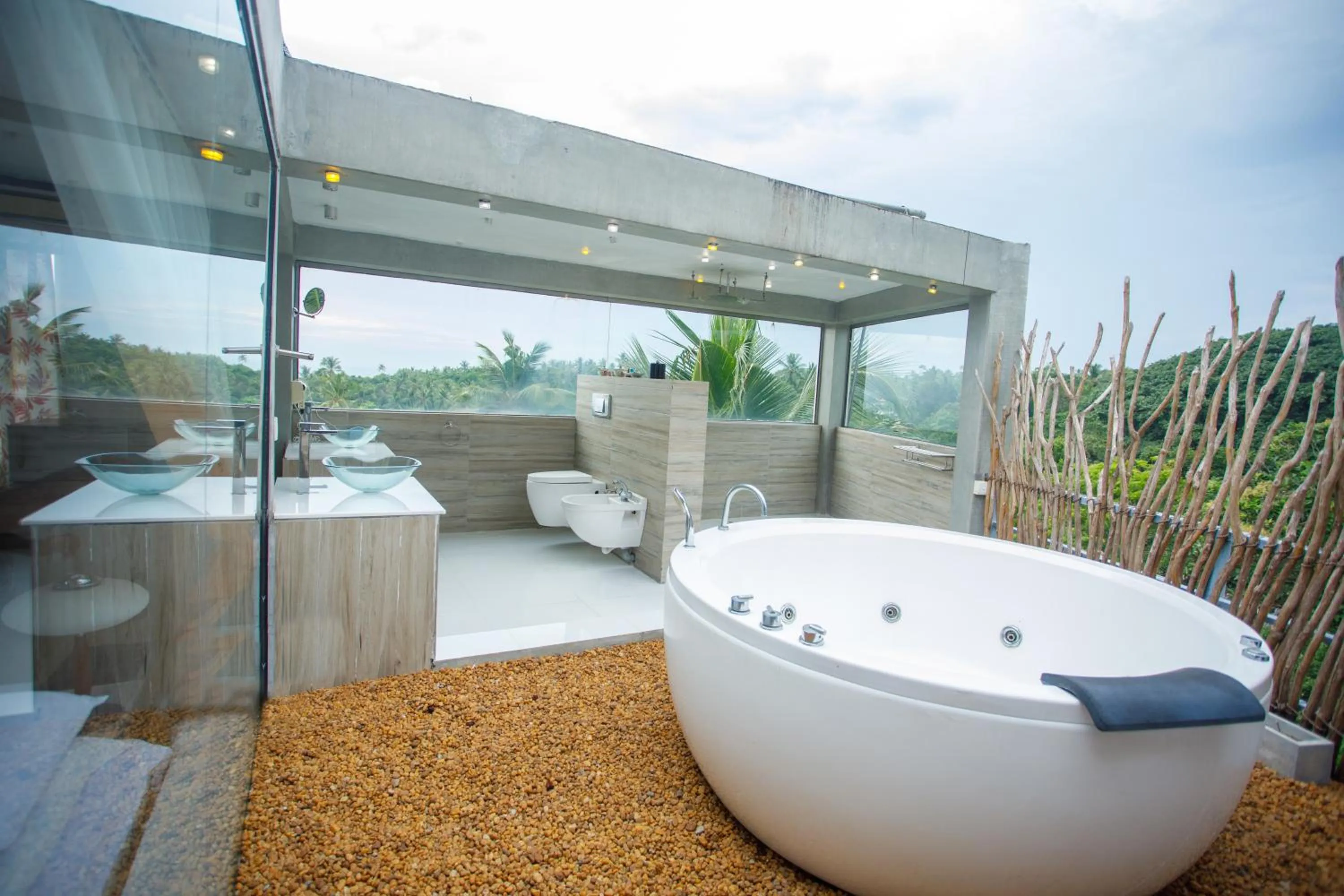 Open Air Bath in Villa Thawthisa The Boutique Hotel Unawatuna