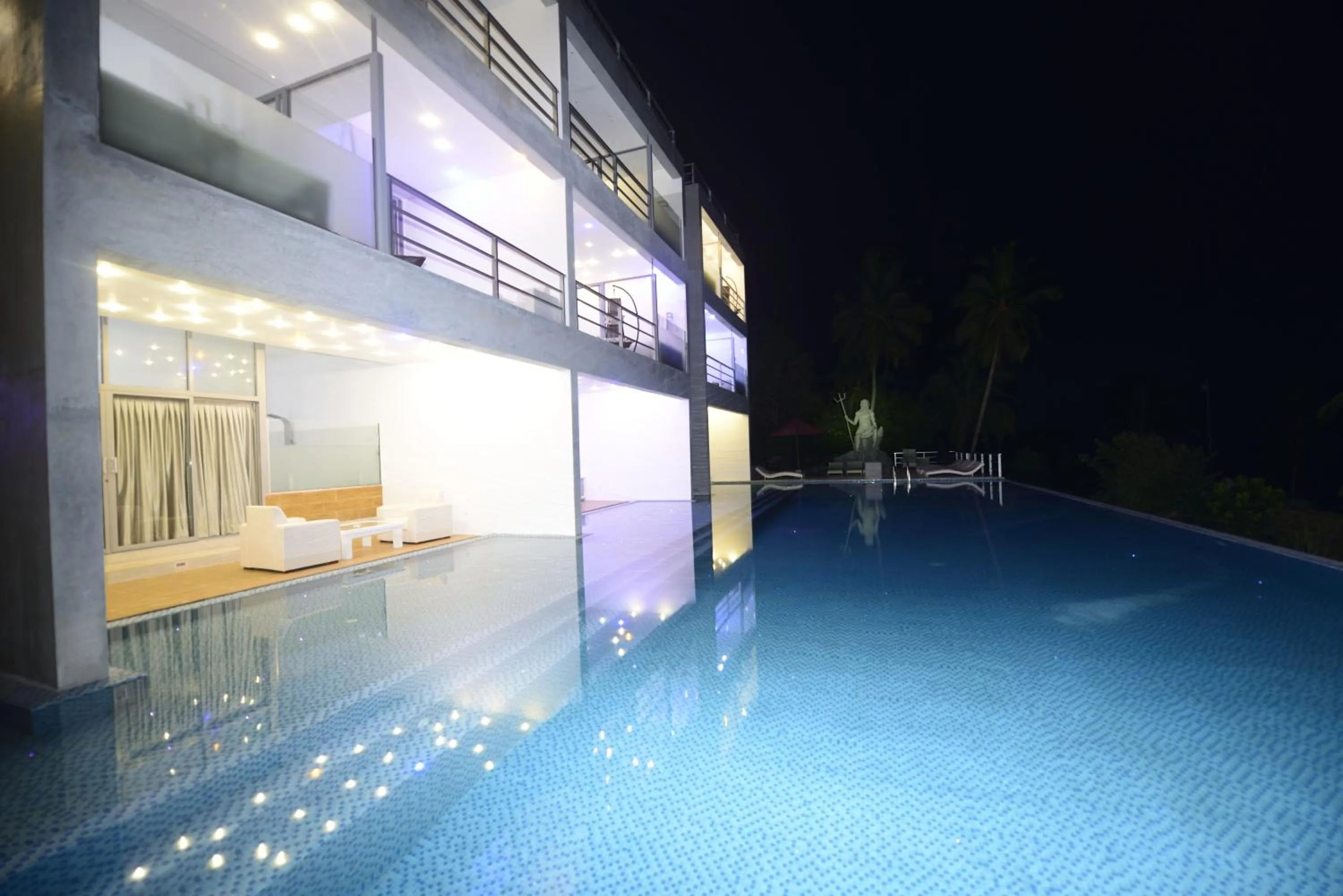 Swimming pool in Villa Thawthisa The Boutique Hotel Unawatuna