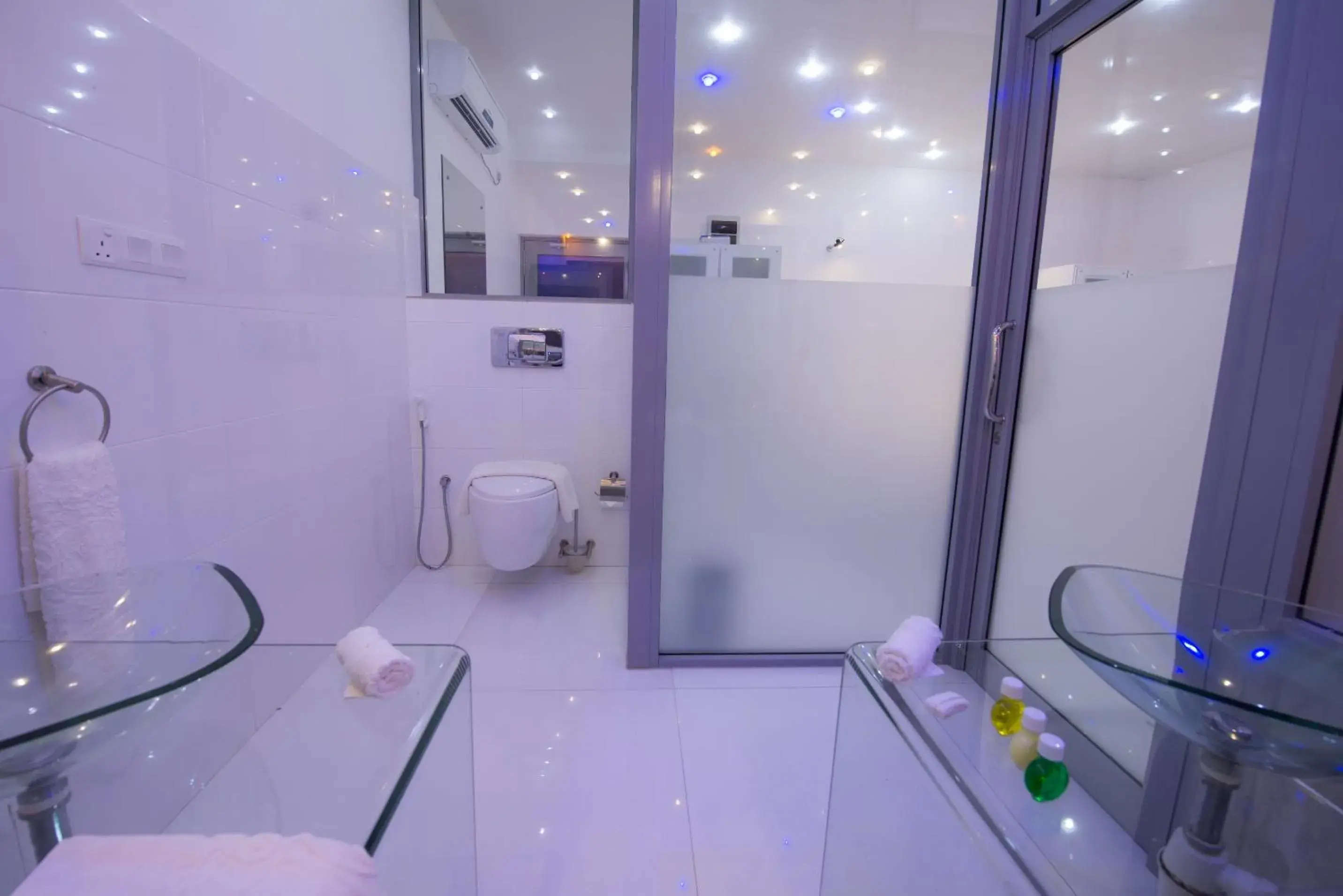 Superior Double Room with Sea View and Private Pool in Villa Thawthisa The Boutique Hotel Unawatuna Superior Double Room with Sea View and Private Pool in Villa Thawthisa The Boutique Hotel Unawatuna