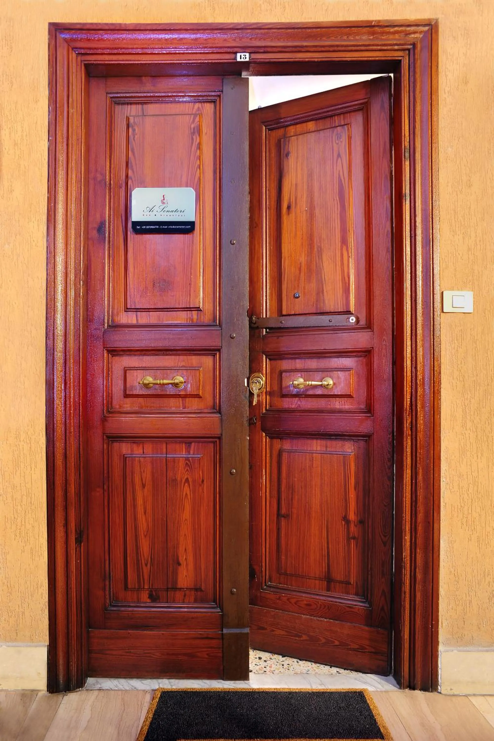 Facade/entrance in Ai Senatori