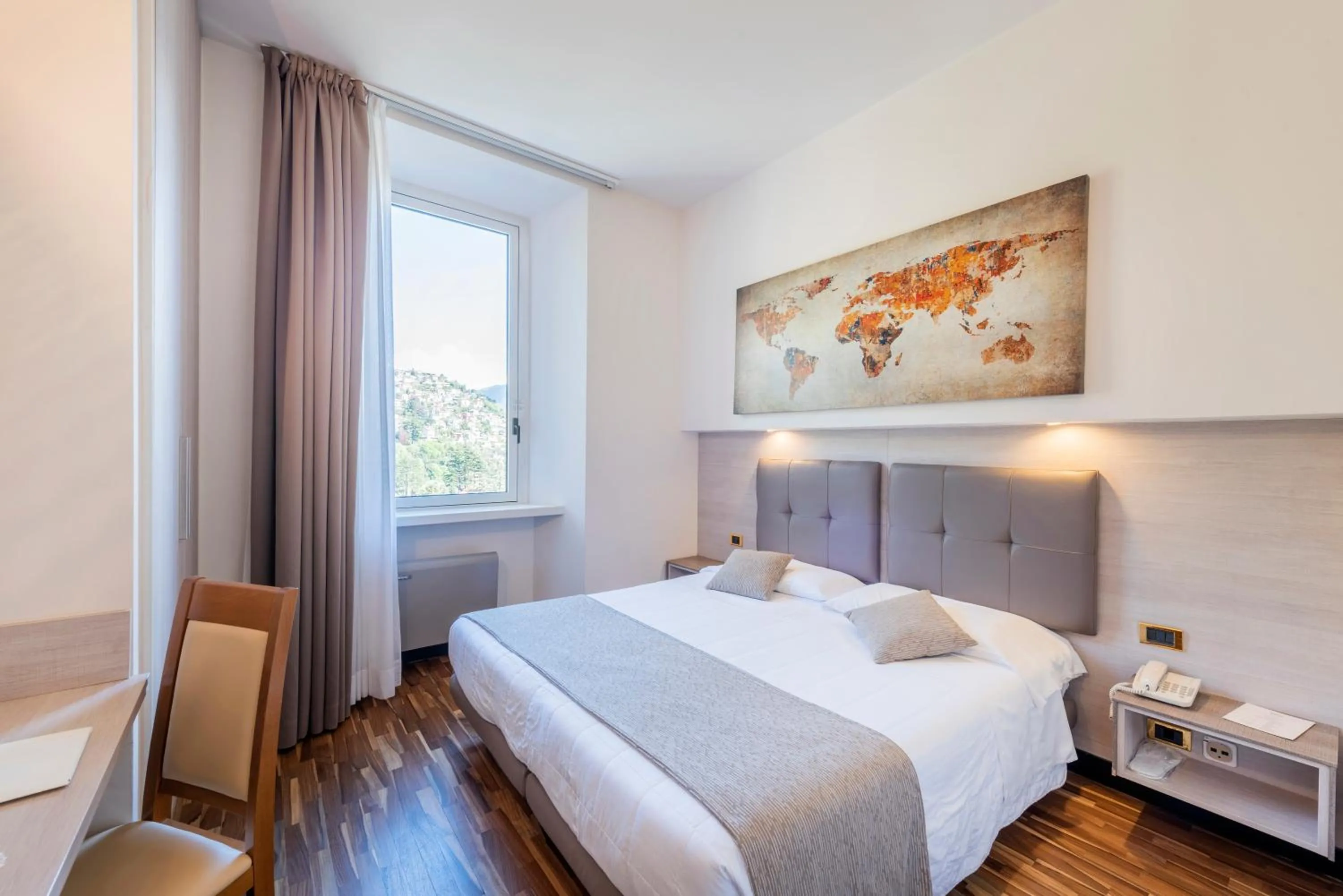 Photo of the whole room, Bed in Hotel Asnigo