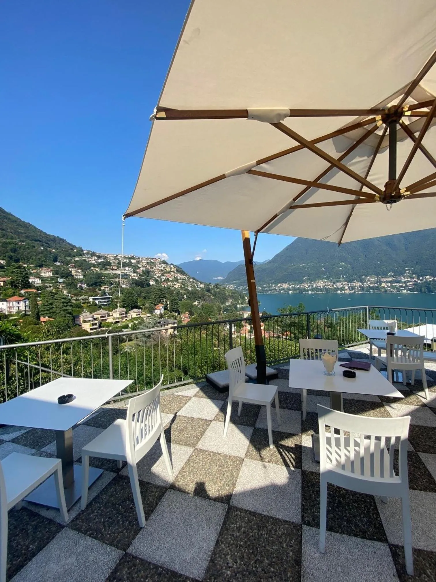 Restaurant/places to eat in Hotel Asnigo