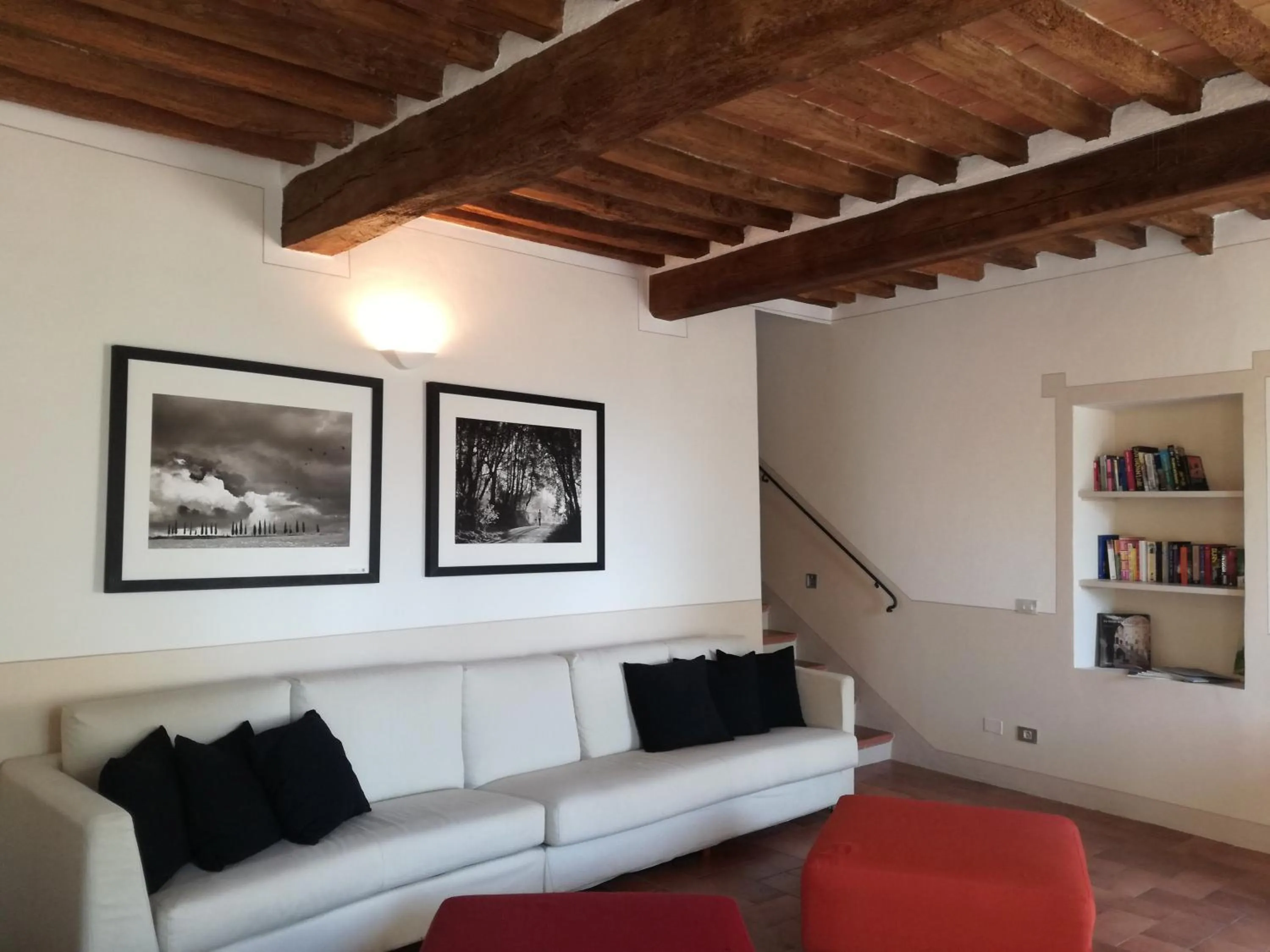 Communal lounge/ TV room in Villa Ducci