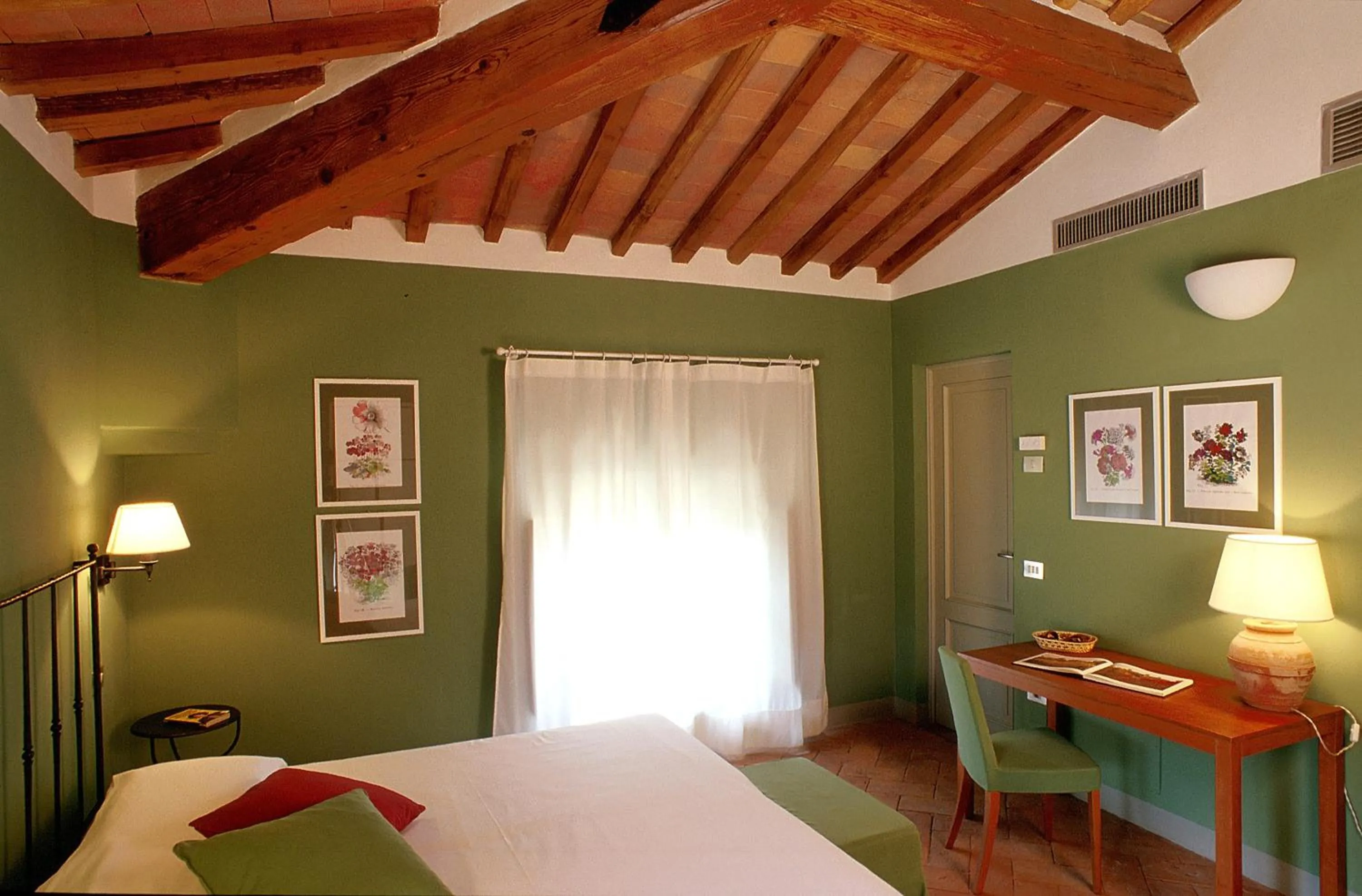 Bedroom, Bed in Villa Ducci