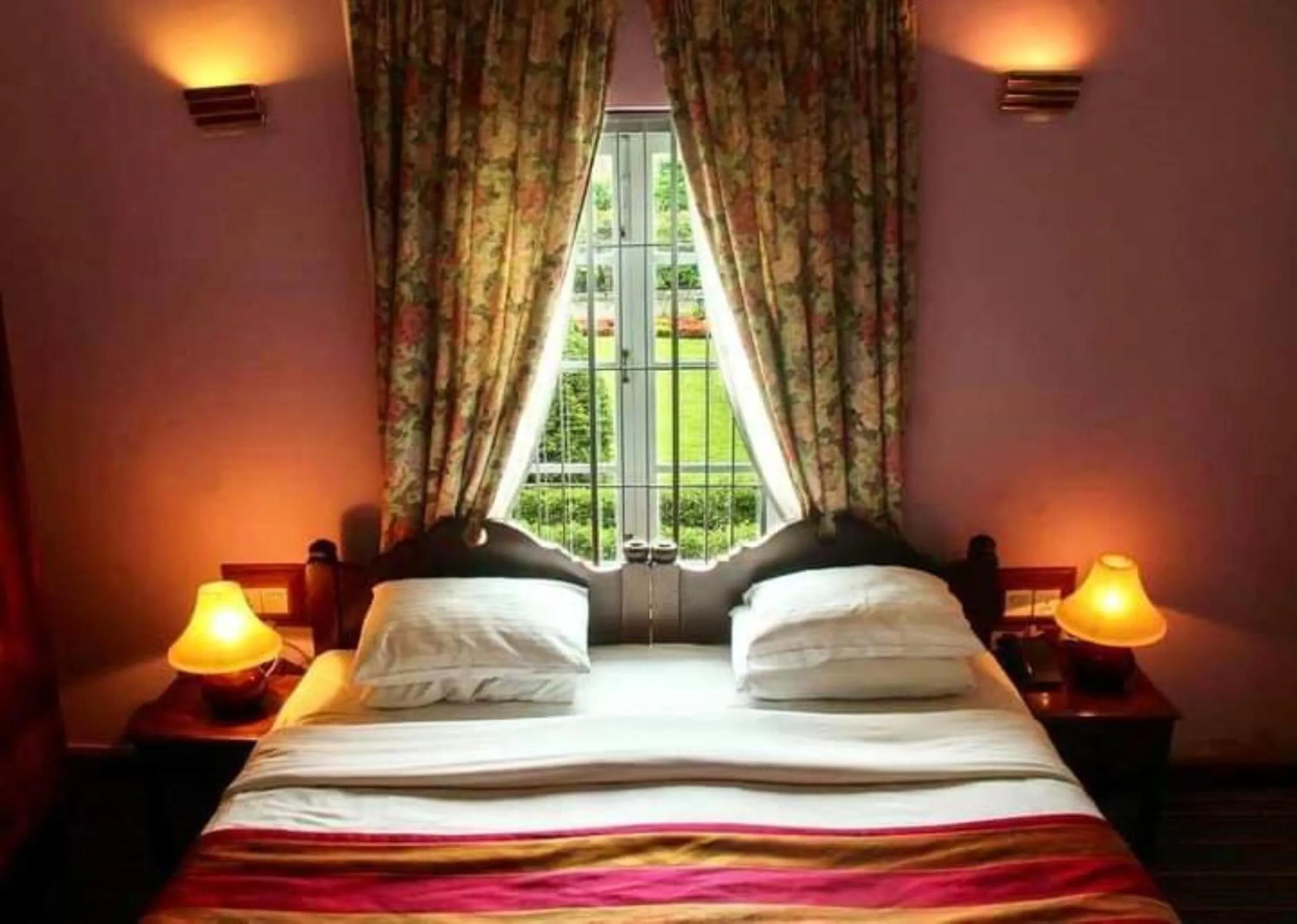 Bed in Hotel Glendower