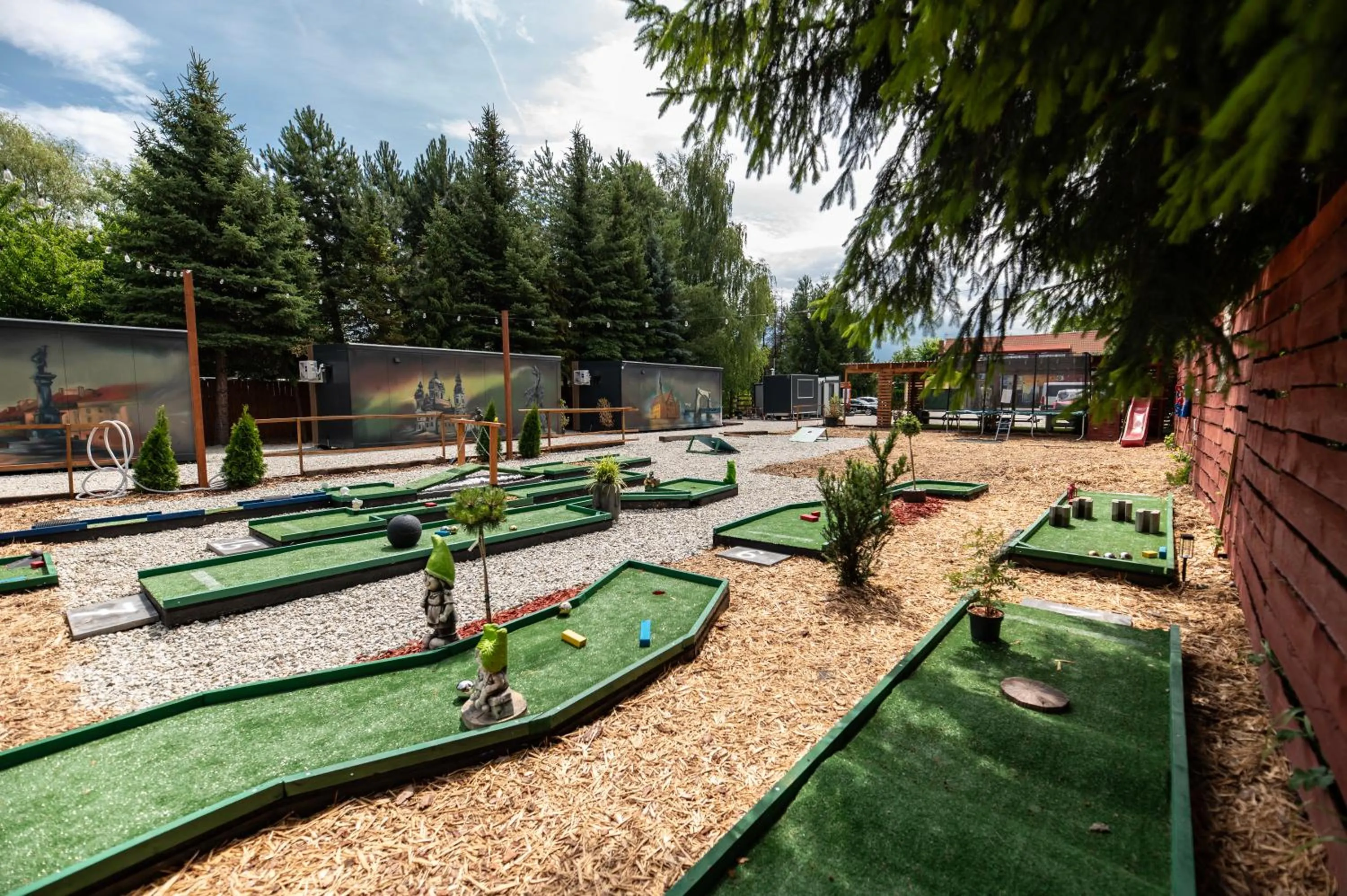 Minigolf in City Place Noclegi