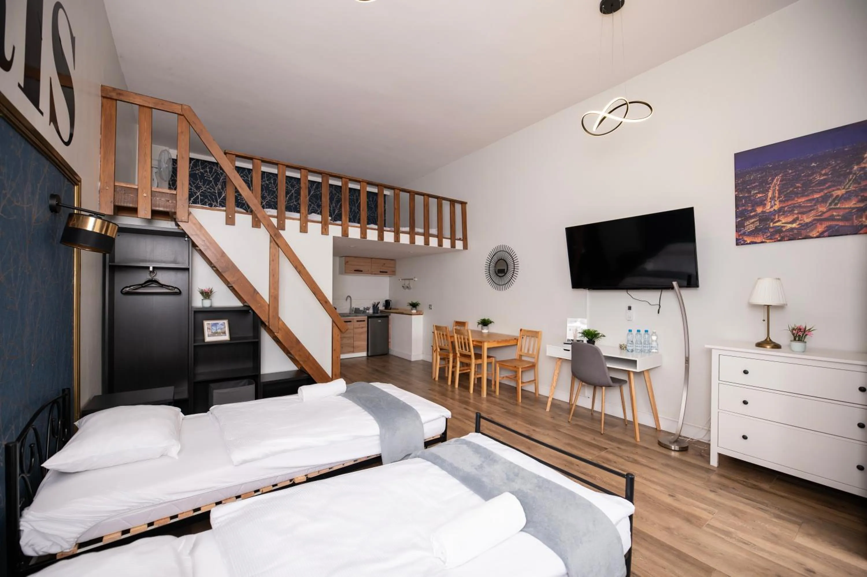 Kitchen or kitchenette, Bed in City Place Noclegi