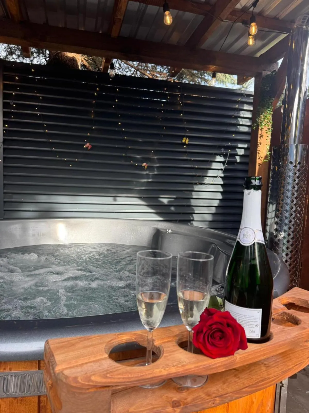 Hot Tub in City Place Noclegi