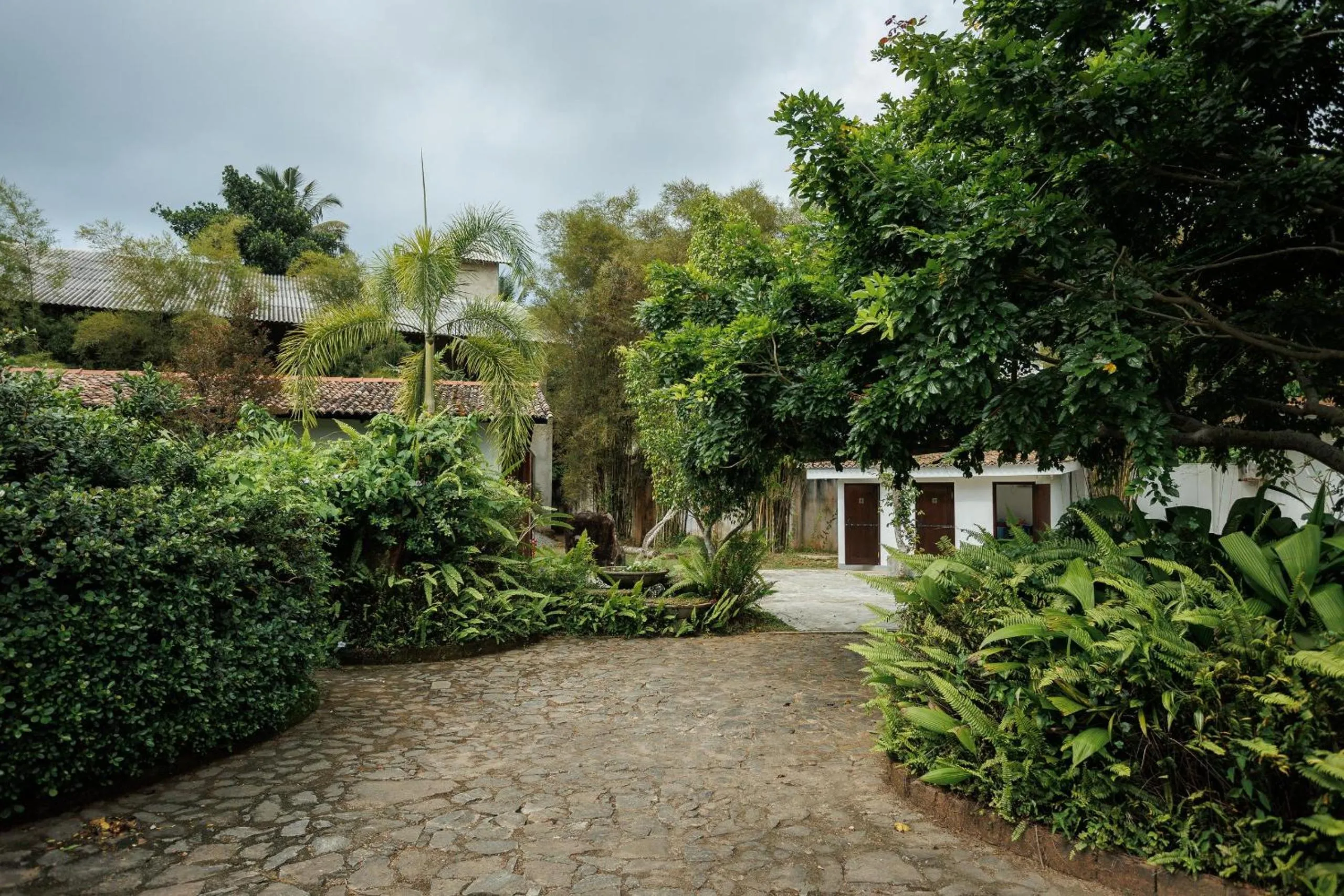 Garden in Villa White Queen Resort & Spa