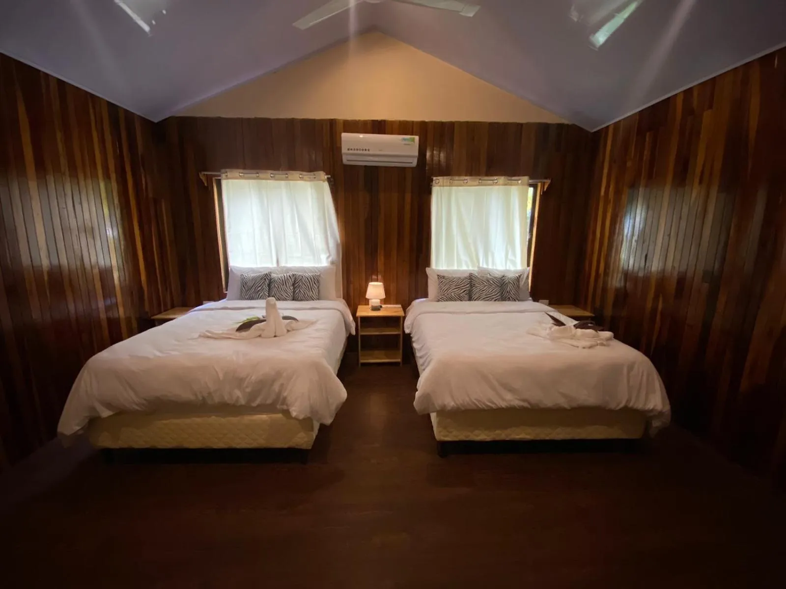 Bed in Grand Park Manuel Antonio - Adults Only