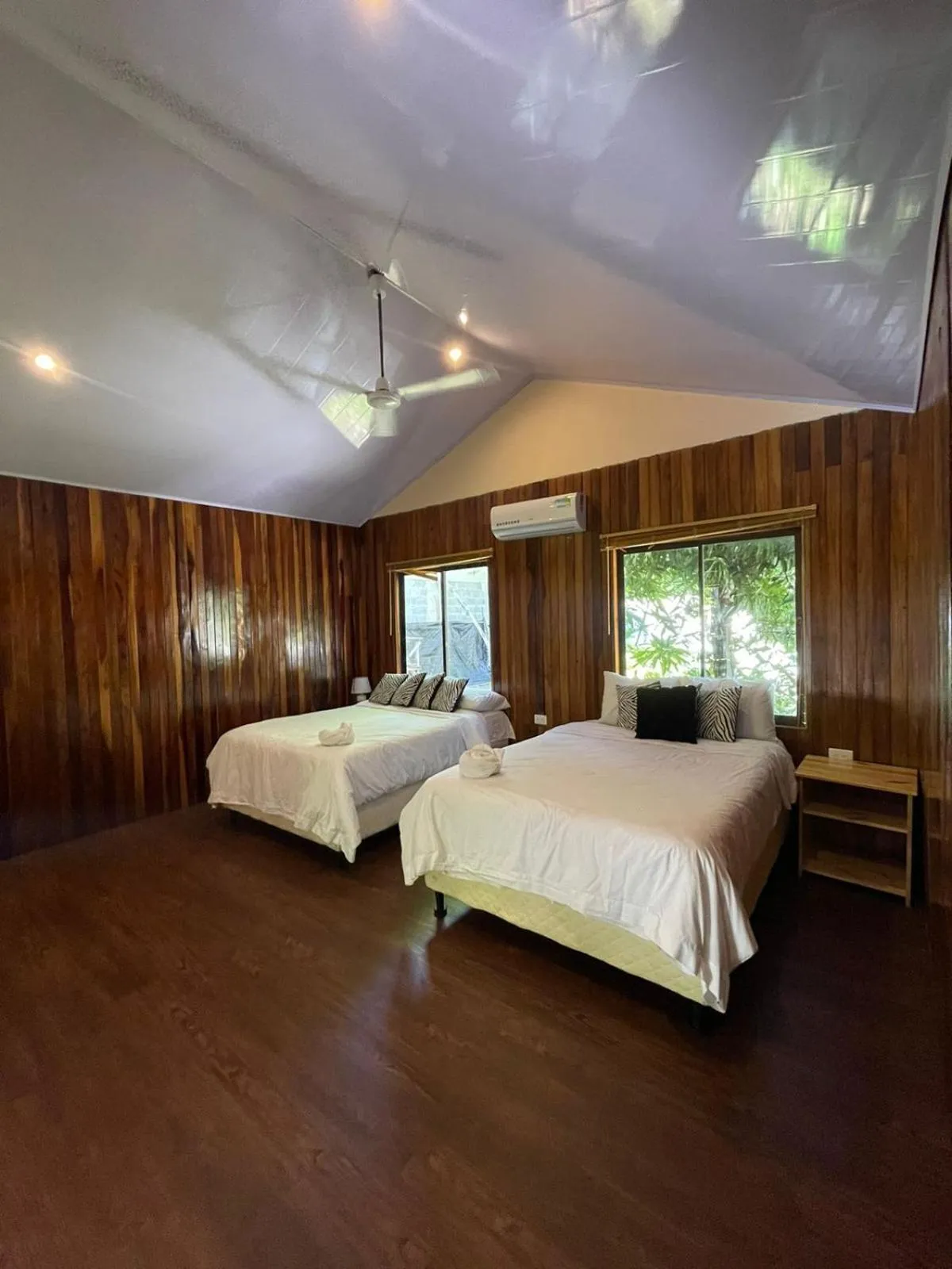 Bed in Grand Park Manuel Antonio - Adults Only