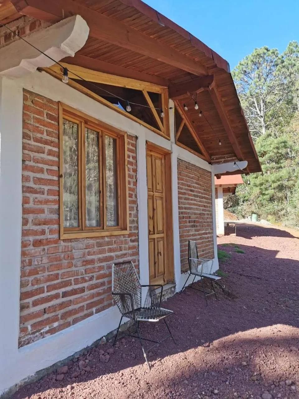 Facade/entrance in Los Pirineos