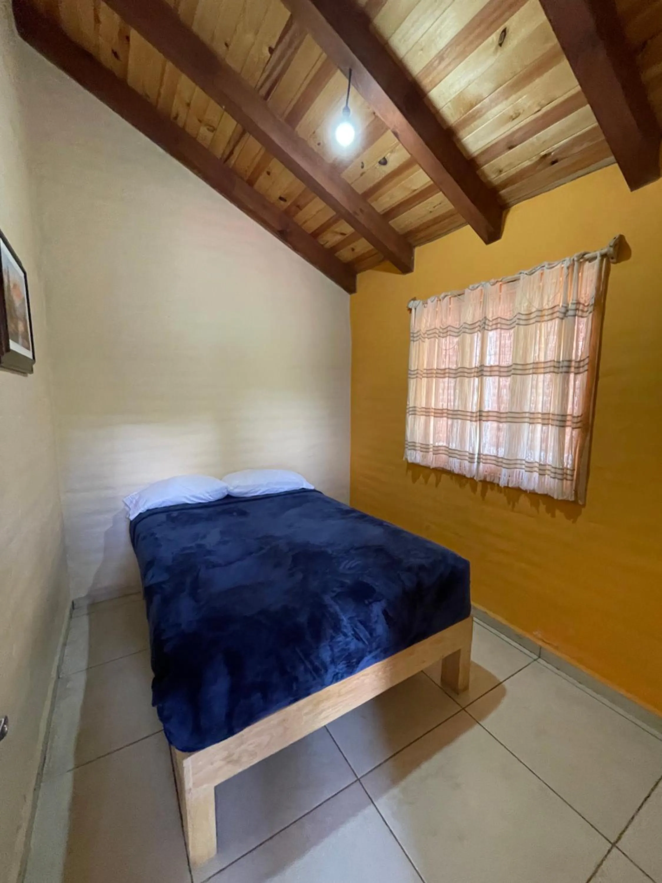 Bedroom, Bed in Los Pirineos