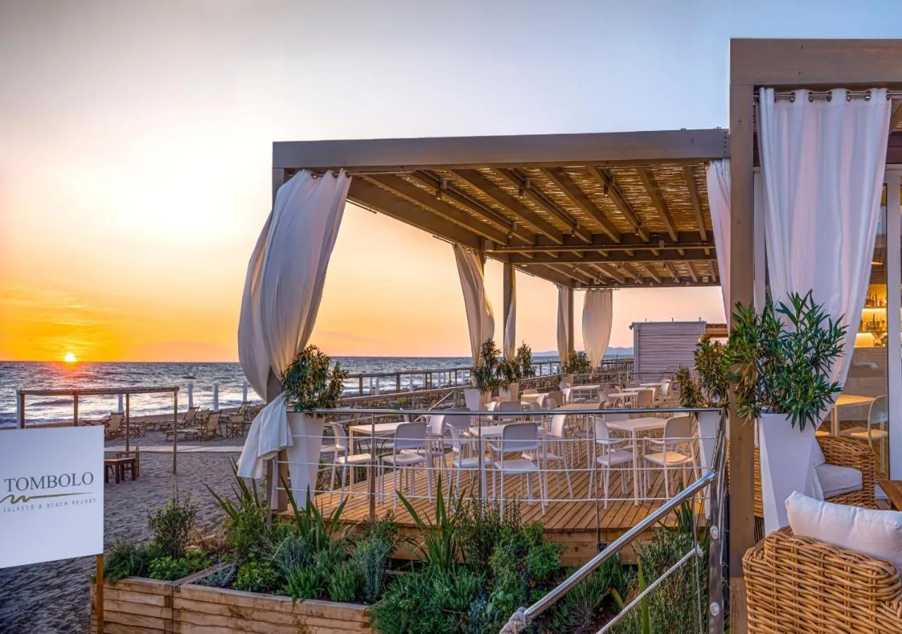 Restaurant/places to eat in Tombolo Talasso Resort