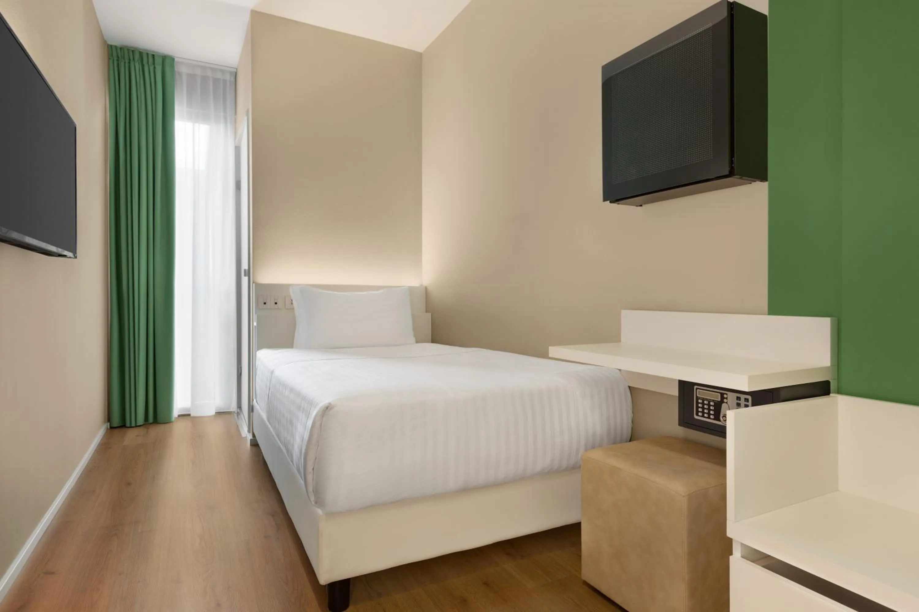 Bed in Wyndham Garden Florence