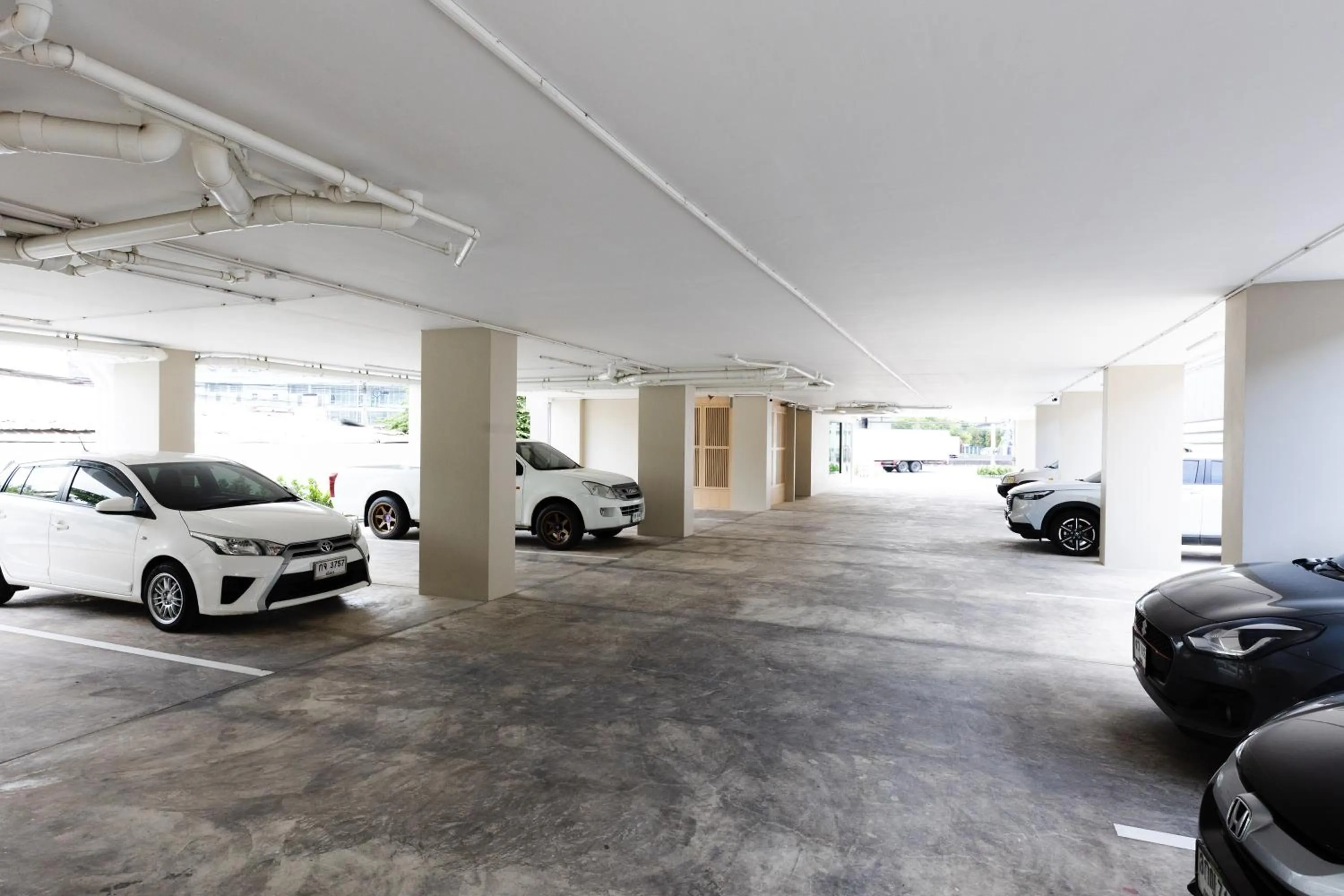 Parking in Good nine Hotel