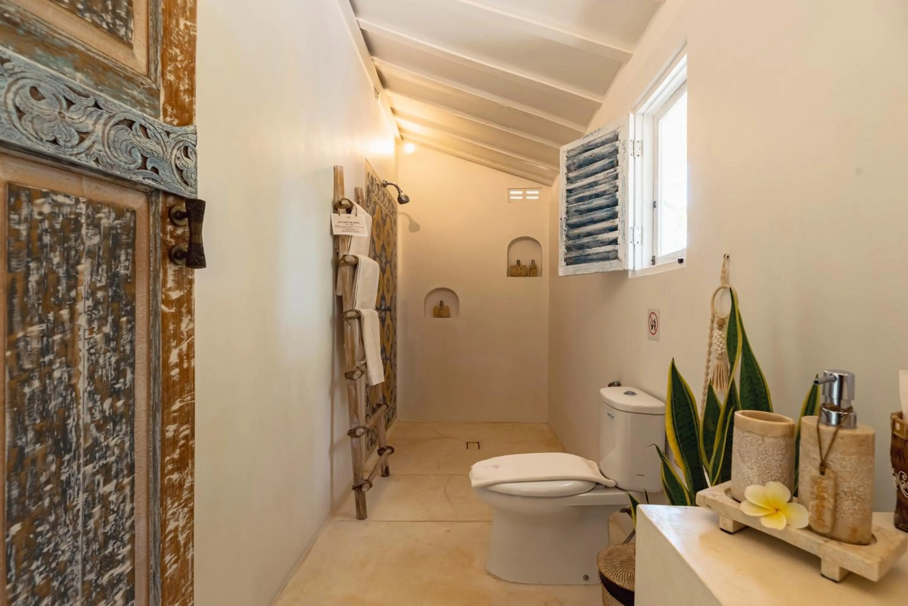 Bathroom in Atalaya Villas Nusa Penida - Adults only