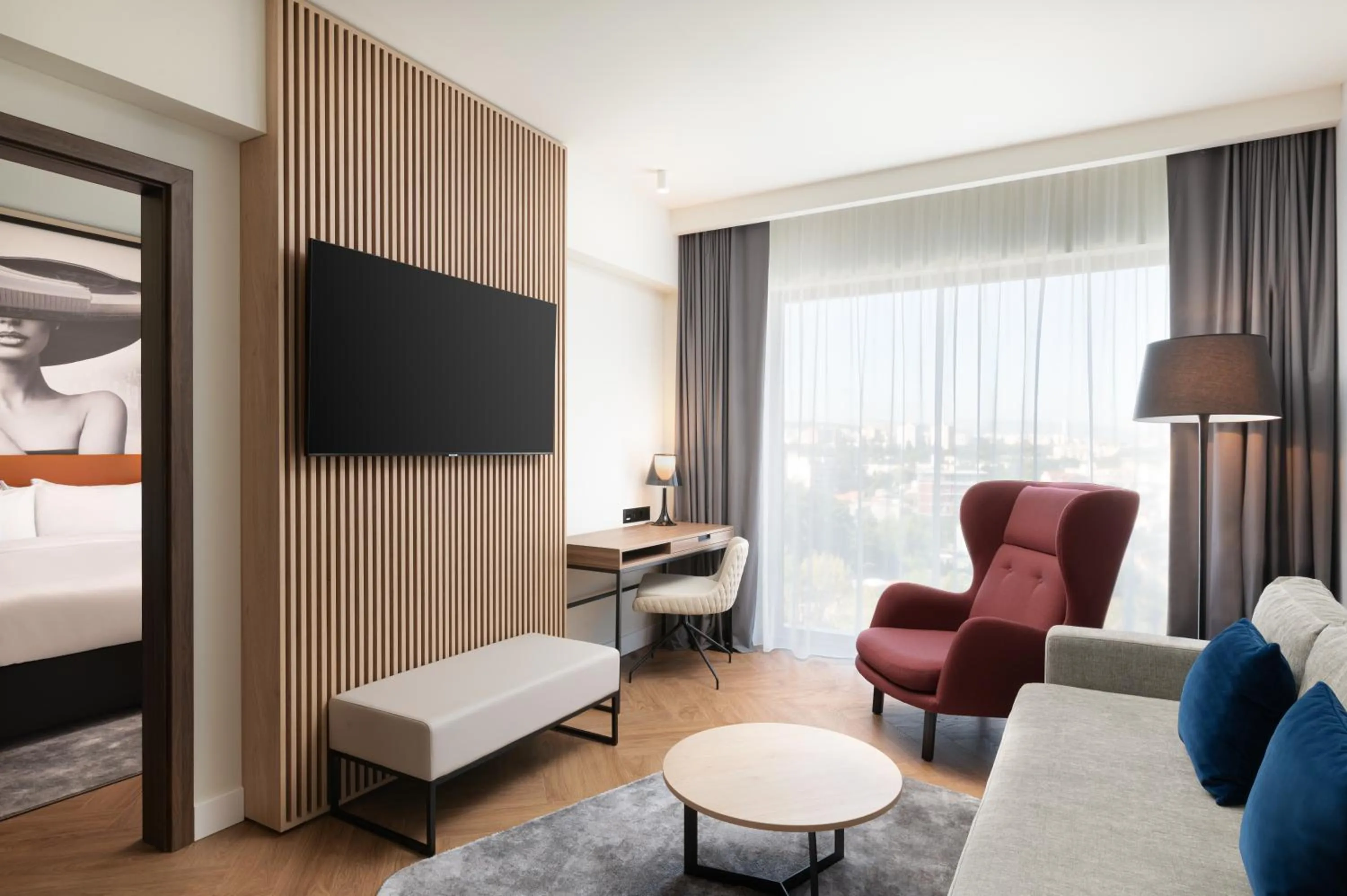 Living room, Bed in Radisson Blu Hotel, Cluj