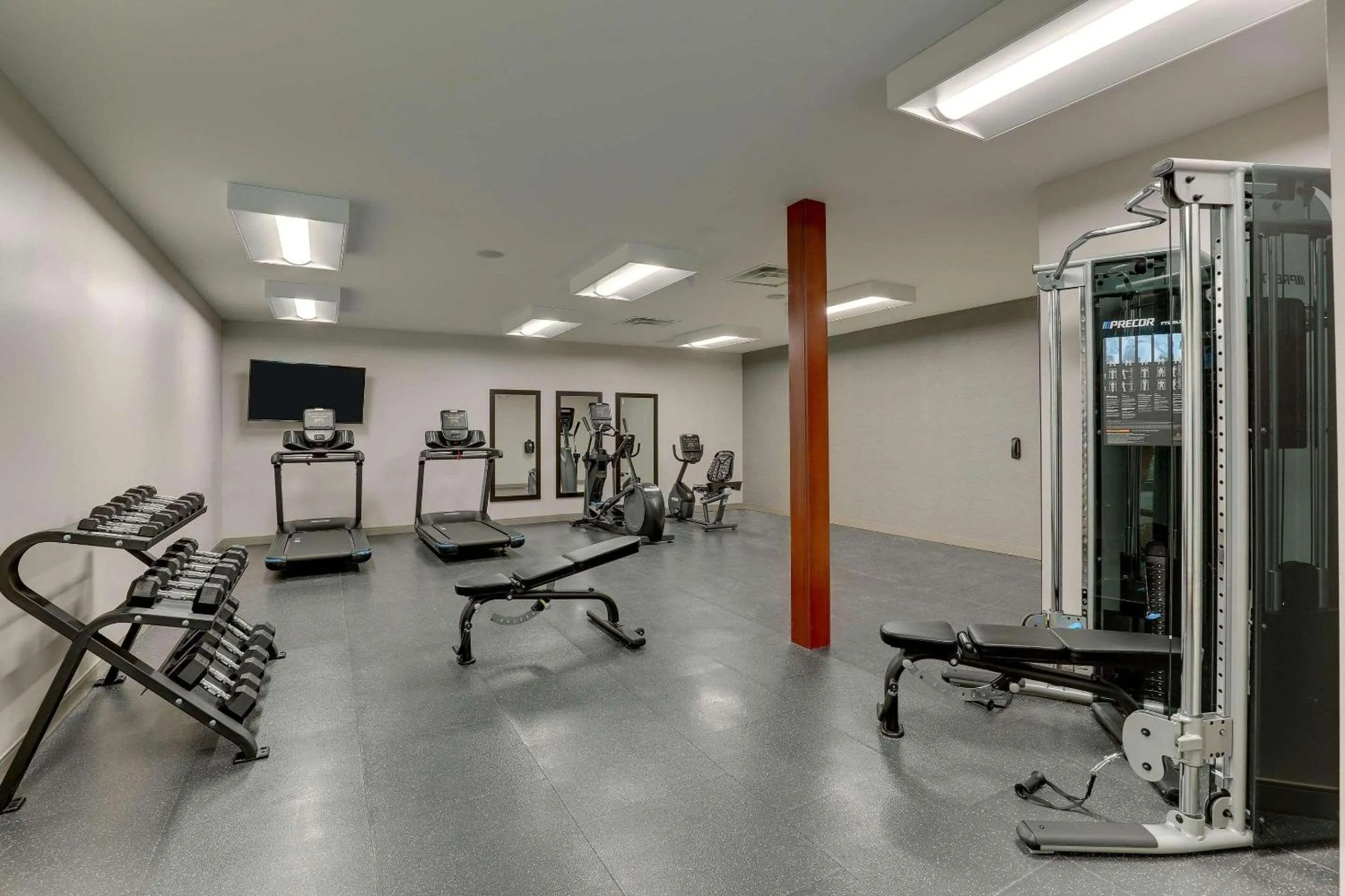 Fitness centre/facilities in Country Inn & Suites by Radisson, Cumming near NorthSide Hospital Forsyth