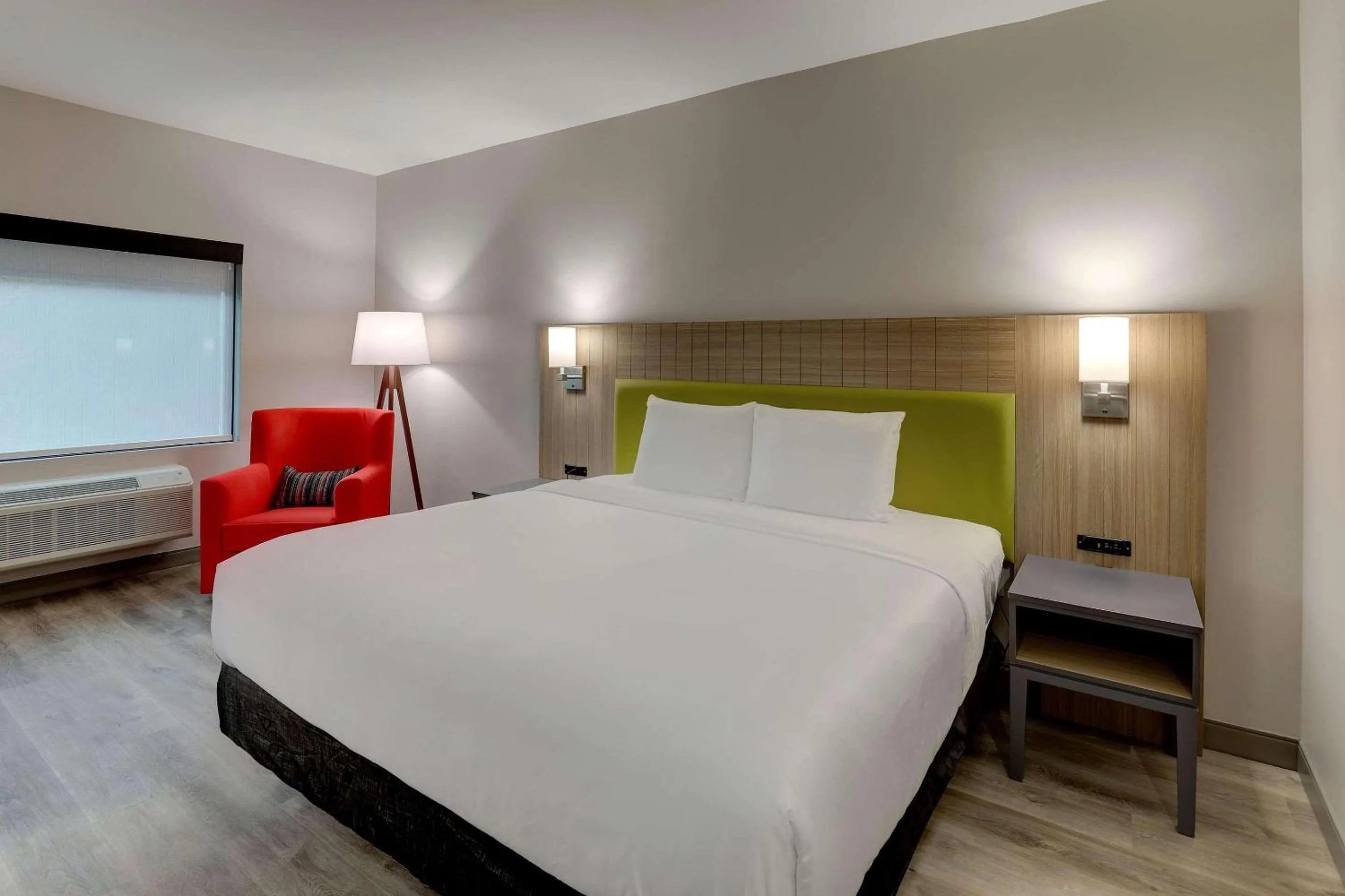 Photo of the whole room, Bed in Country Inn & Suites by Radisson, Cumming near NorthSide Hospital Forsyth