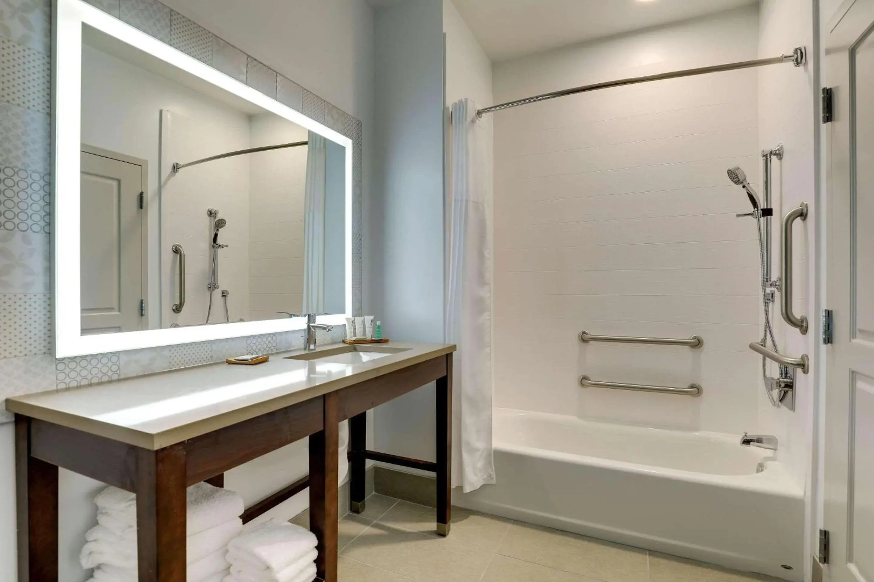 2 QUEENS-STUDIO SUITE-ACCESSIBLE-NON-SMOKING in Country Inn & Suites by Radisson, Cumming near NorthSide Hospital Forsyth 2 QUEENS-STUDIO SUITE-ACCESSIBLE-NON-SMOKING in Country Inn & Suites by Radisson, Cumming near NorthSide Hospital Forsyth