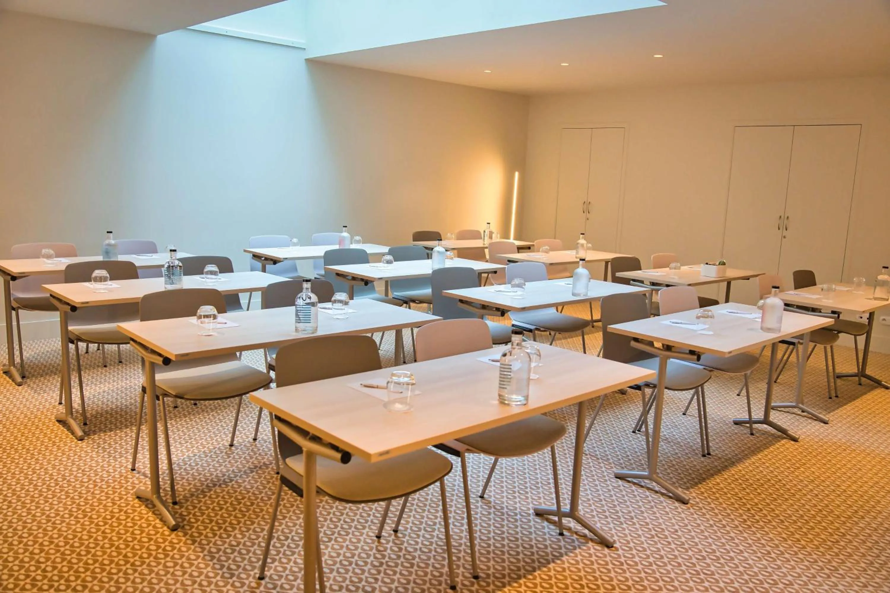 Meeting/conference room in Hotel Yac Paris Clichy, a member of Radisson Individuals